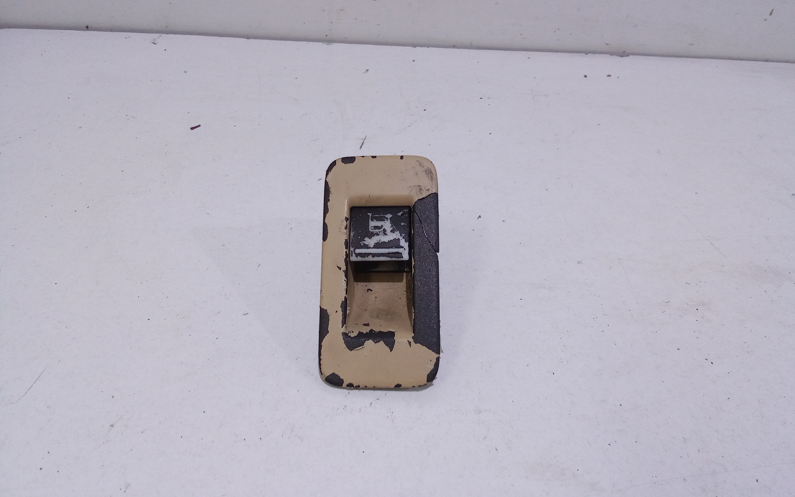 Interruttore Alzacristalli Porta Ant. Destro Usato