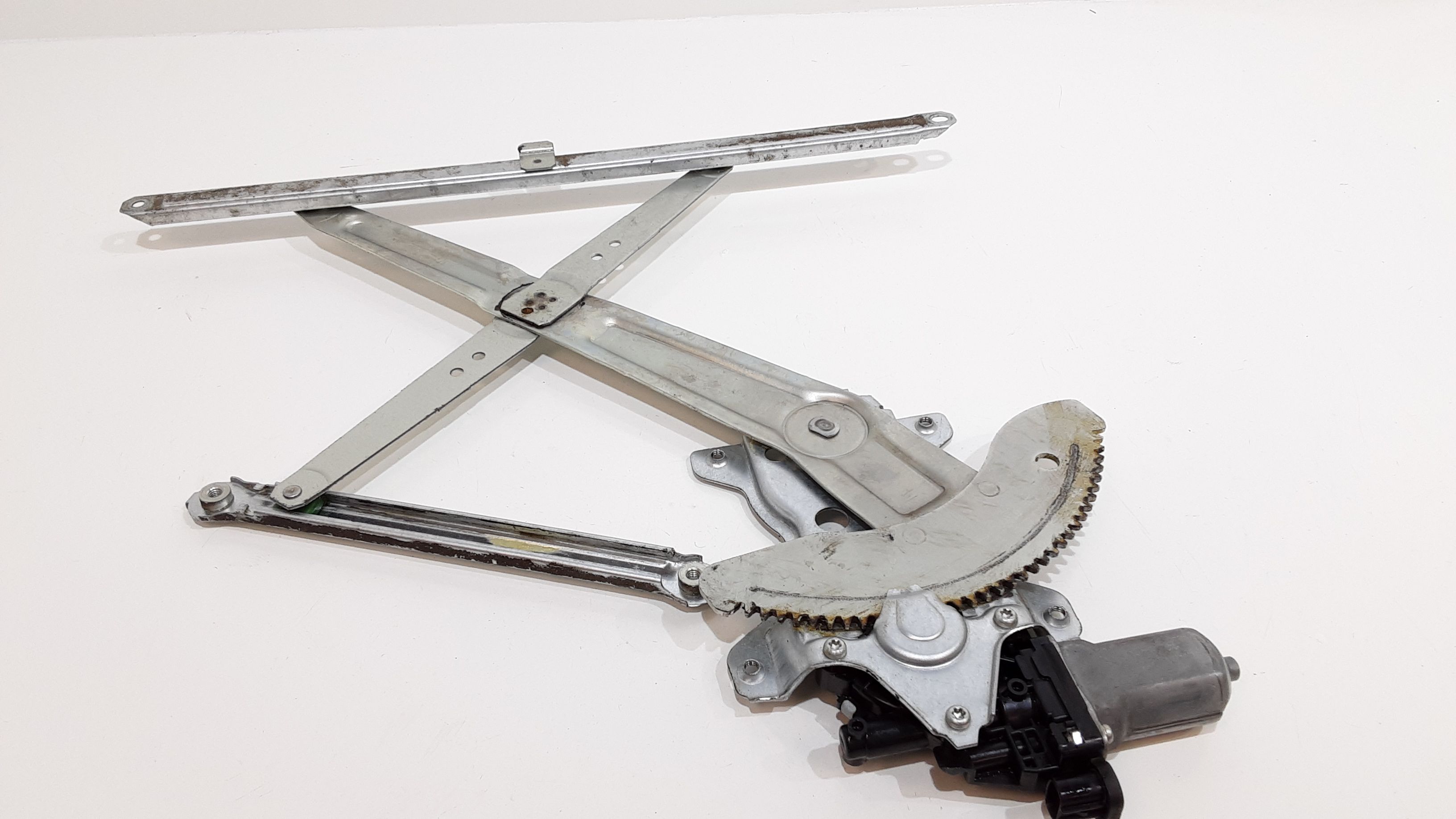 Alzacristallo Porta Ant. Destro 8341051K01000 Usato