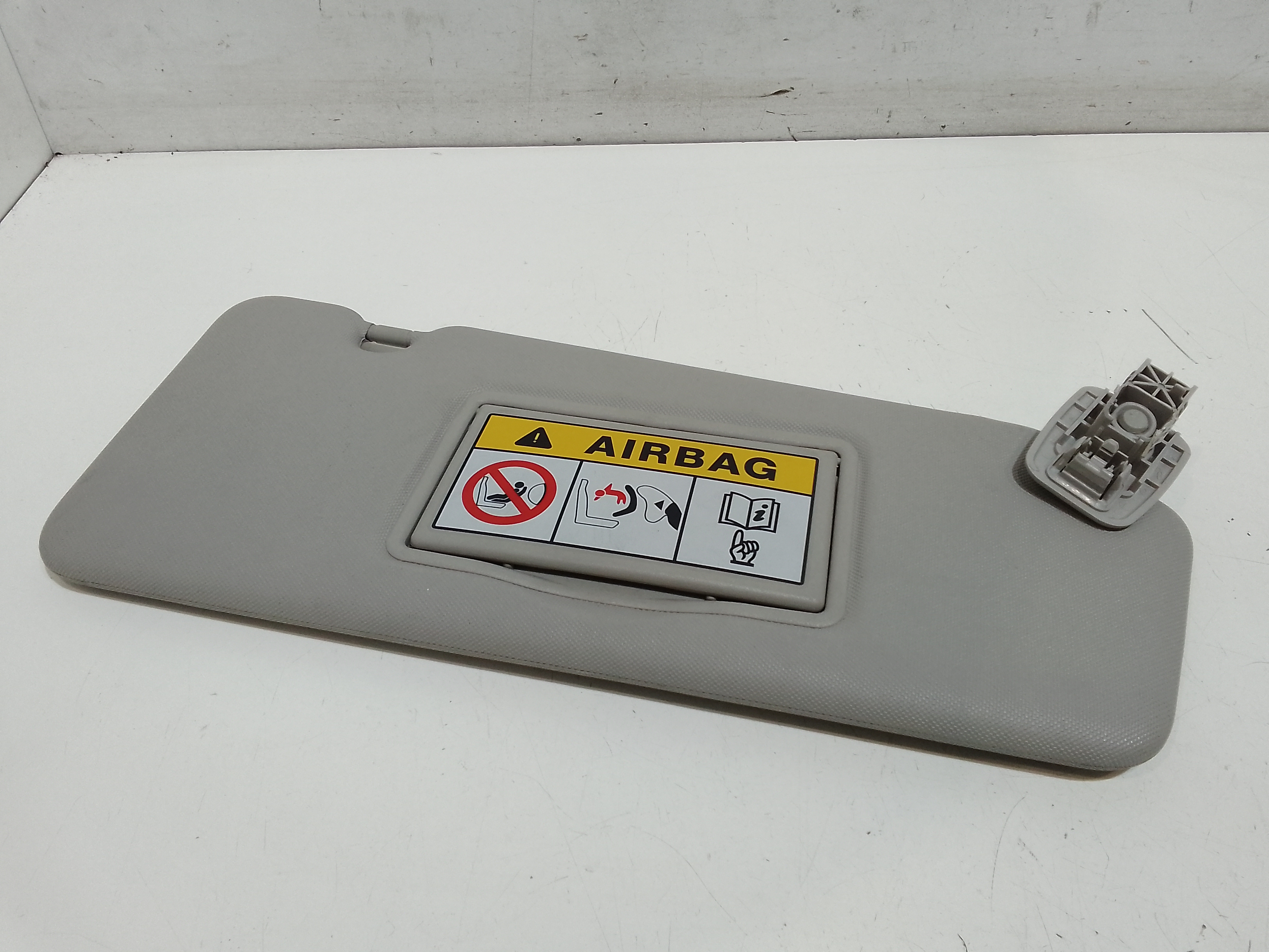 Aletta Parasole Parabrezza Destro A4538100510 Usato