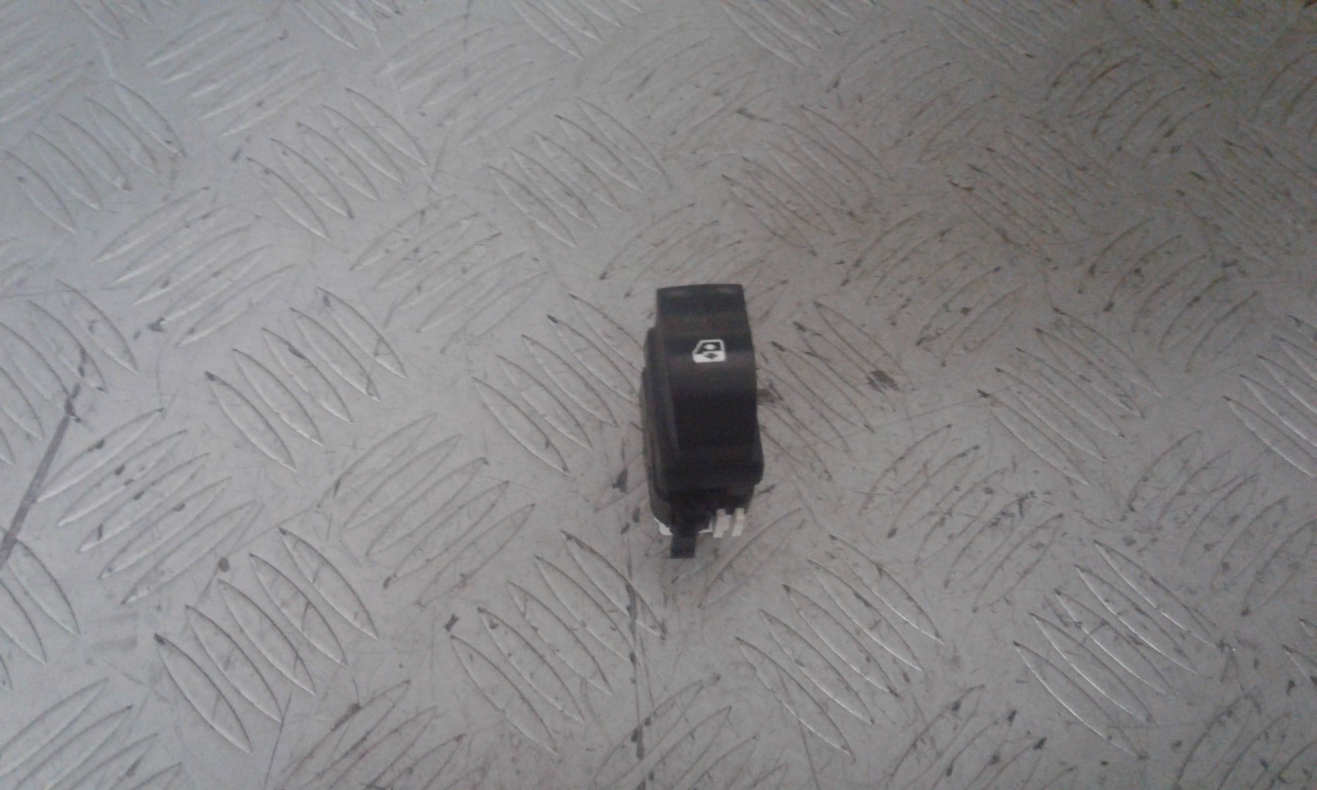 Interruttore Alzacristalli Porta Ant. Destro Usato