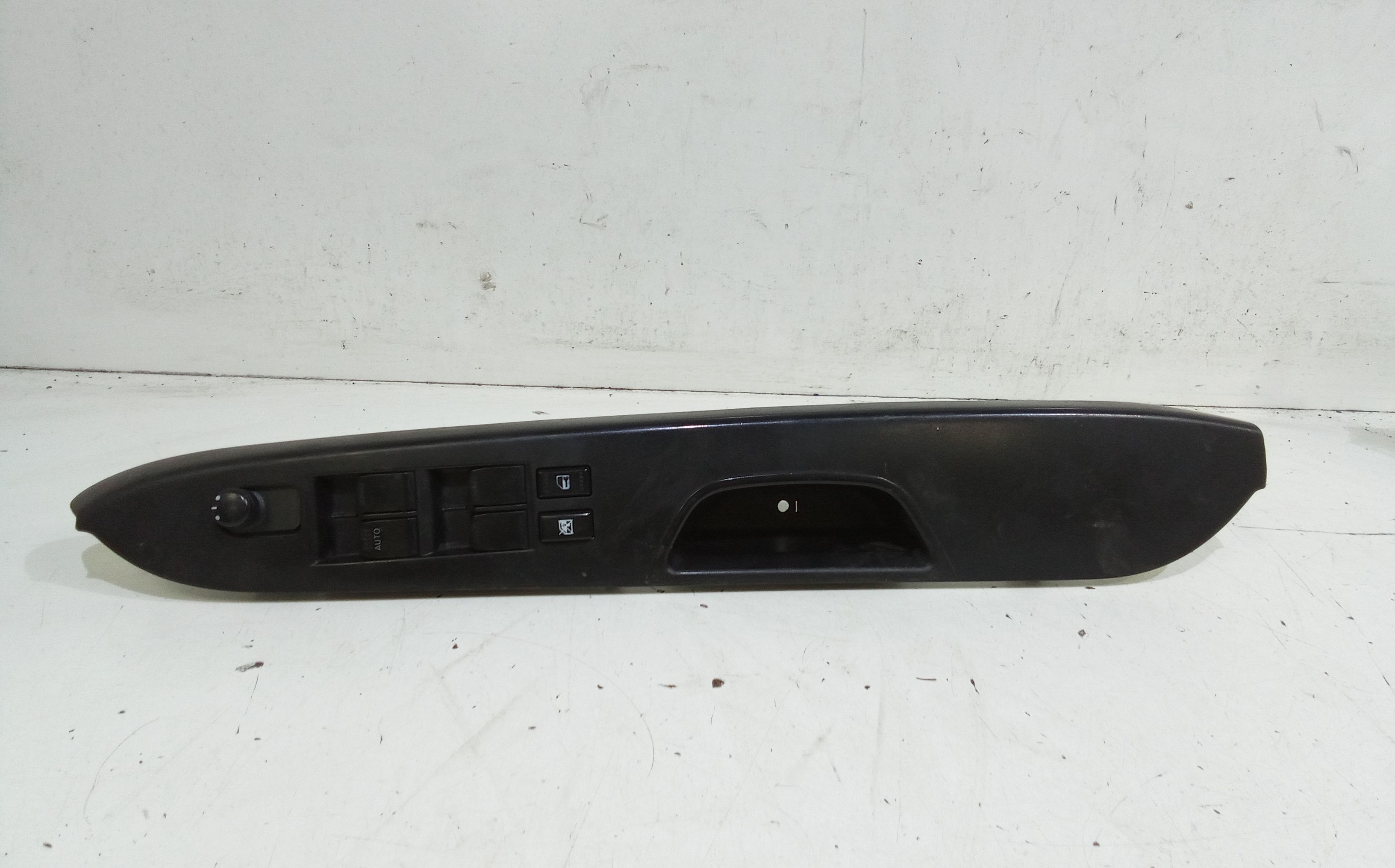 Interruttore Alzacristalli Porta Ant. Sinistro Usato