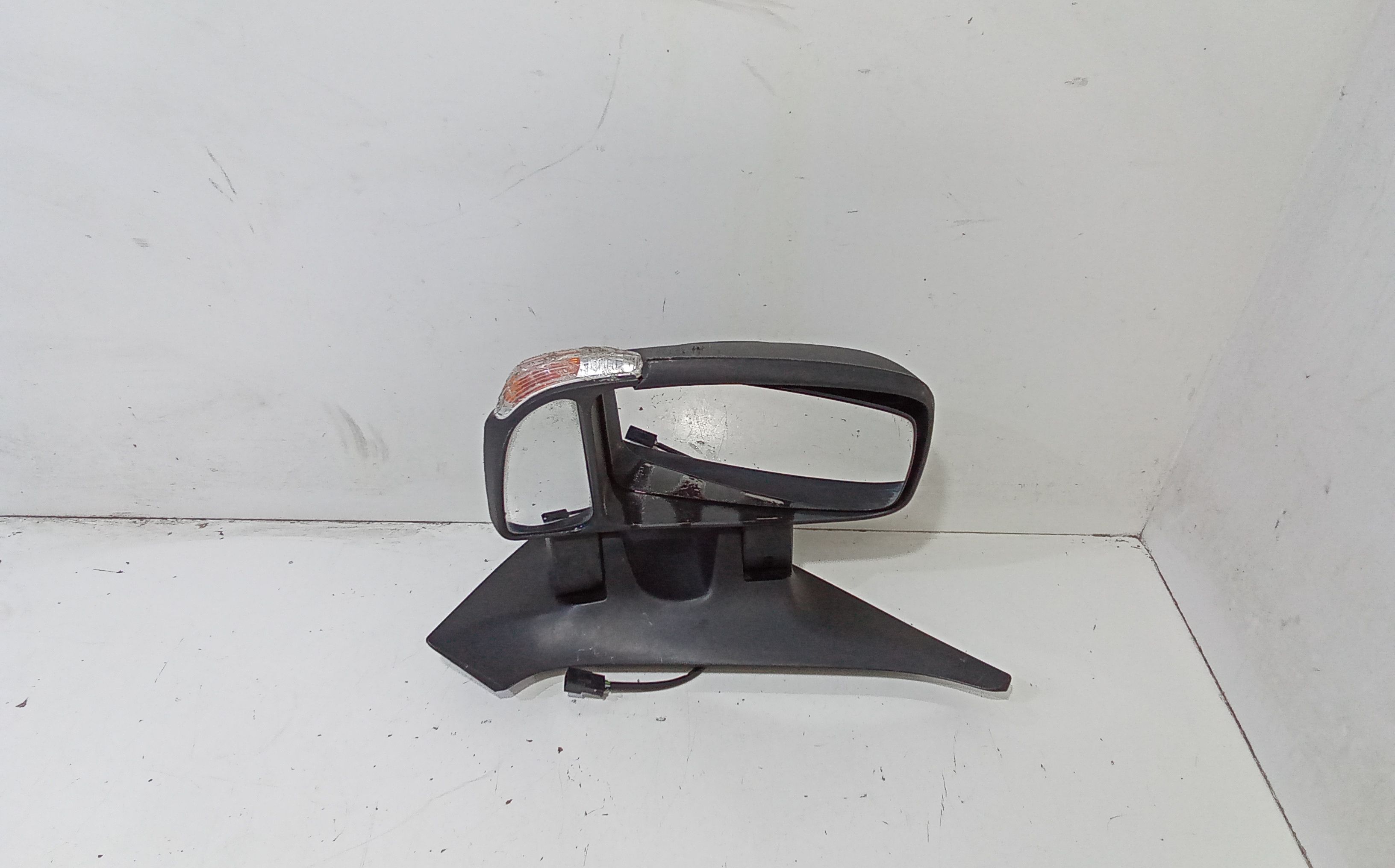 Retrovisore Est. Sinistro 963020624R Usato