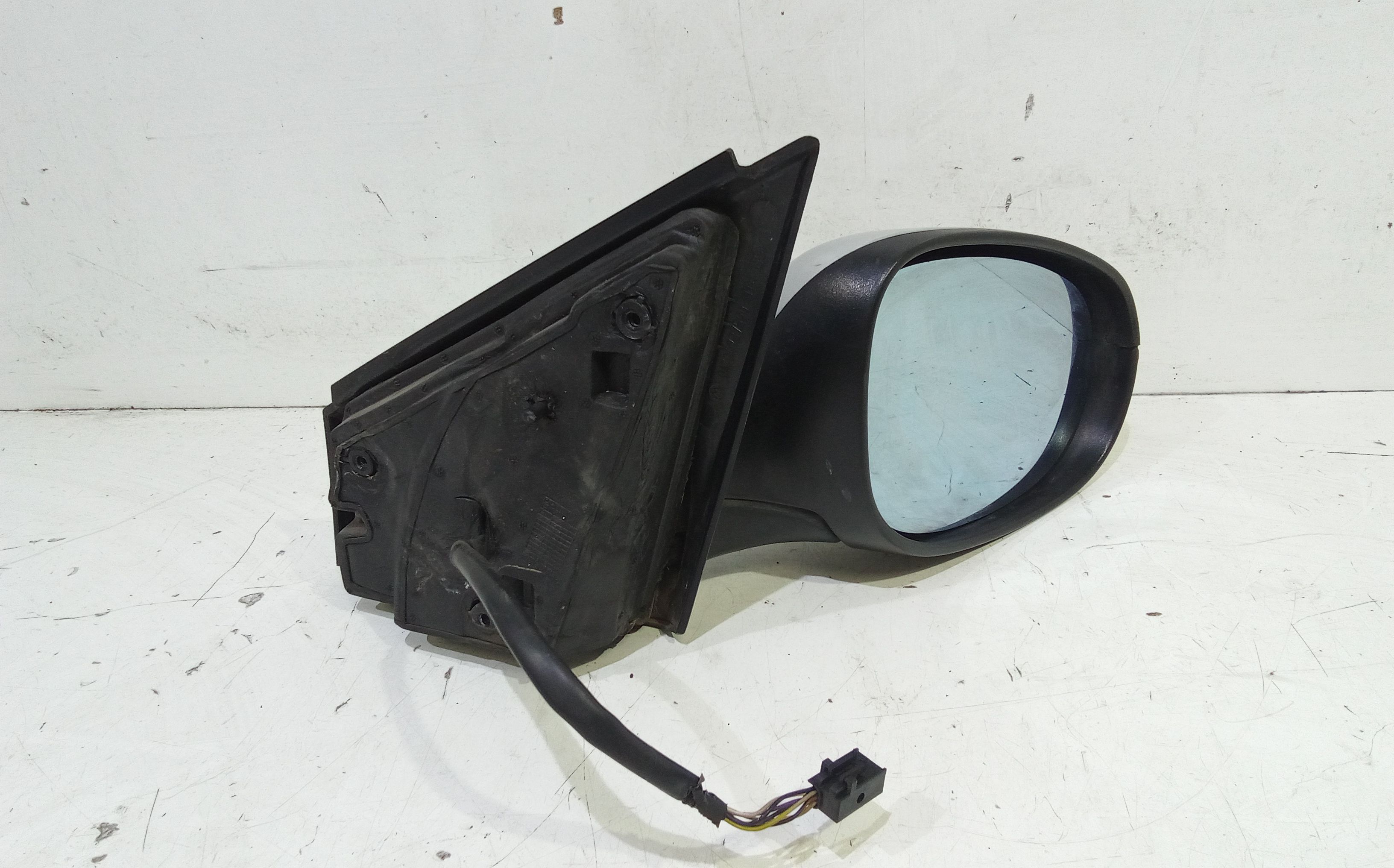 Retrovisore Est. Destro Usato