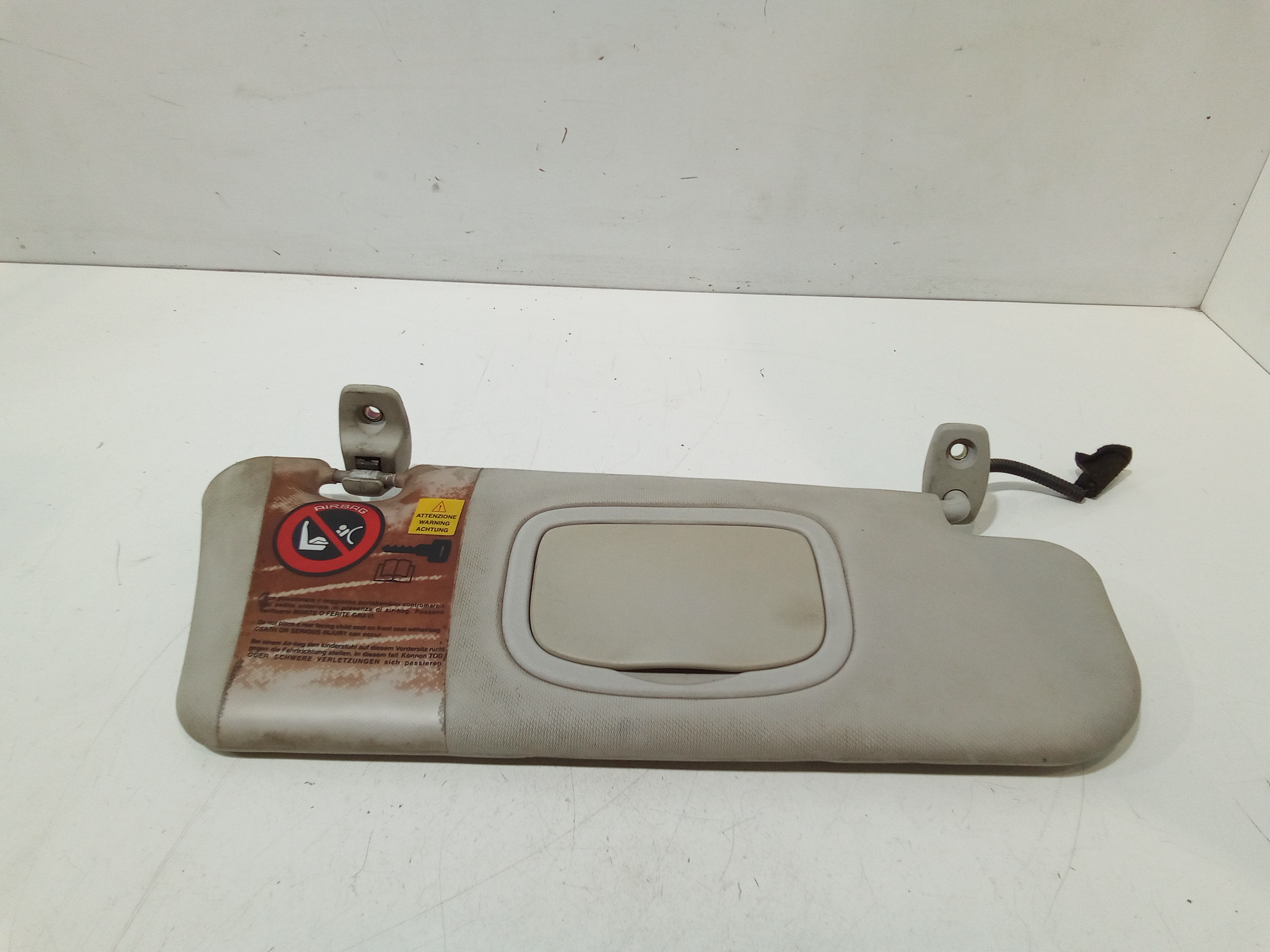 Aletta Parasole Parabrezza Destro 735420218 Usato