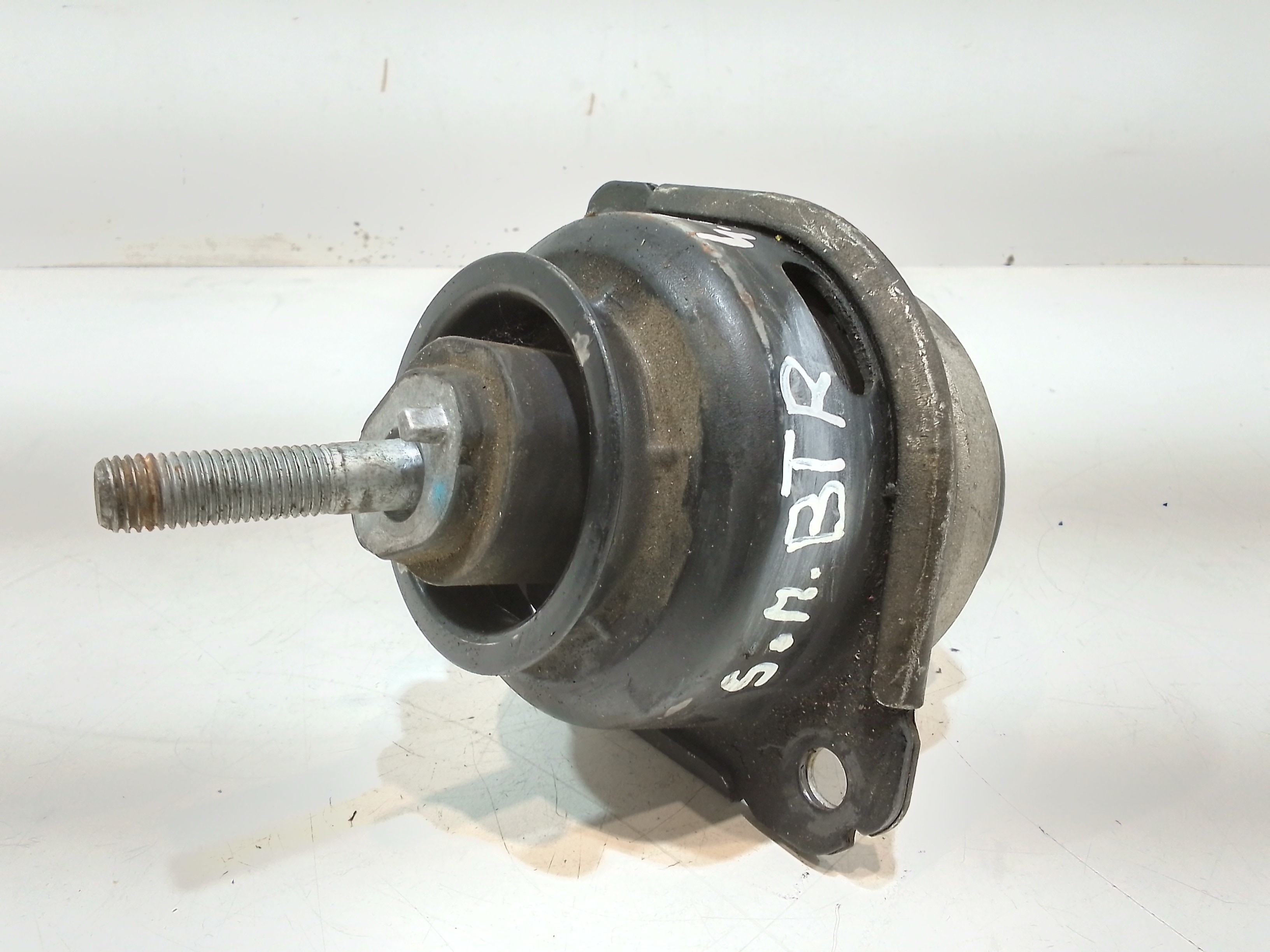 Piastra Alloggiamento Supporto Motore (Con Eventuale Bielletta O Tirante Associato) Usato