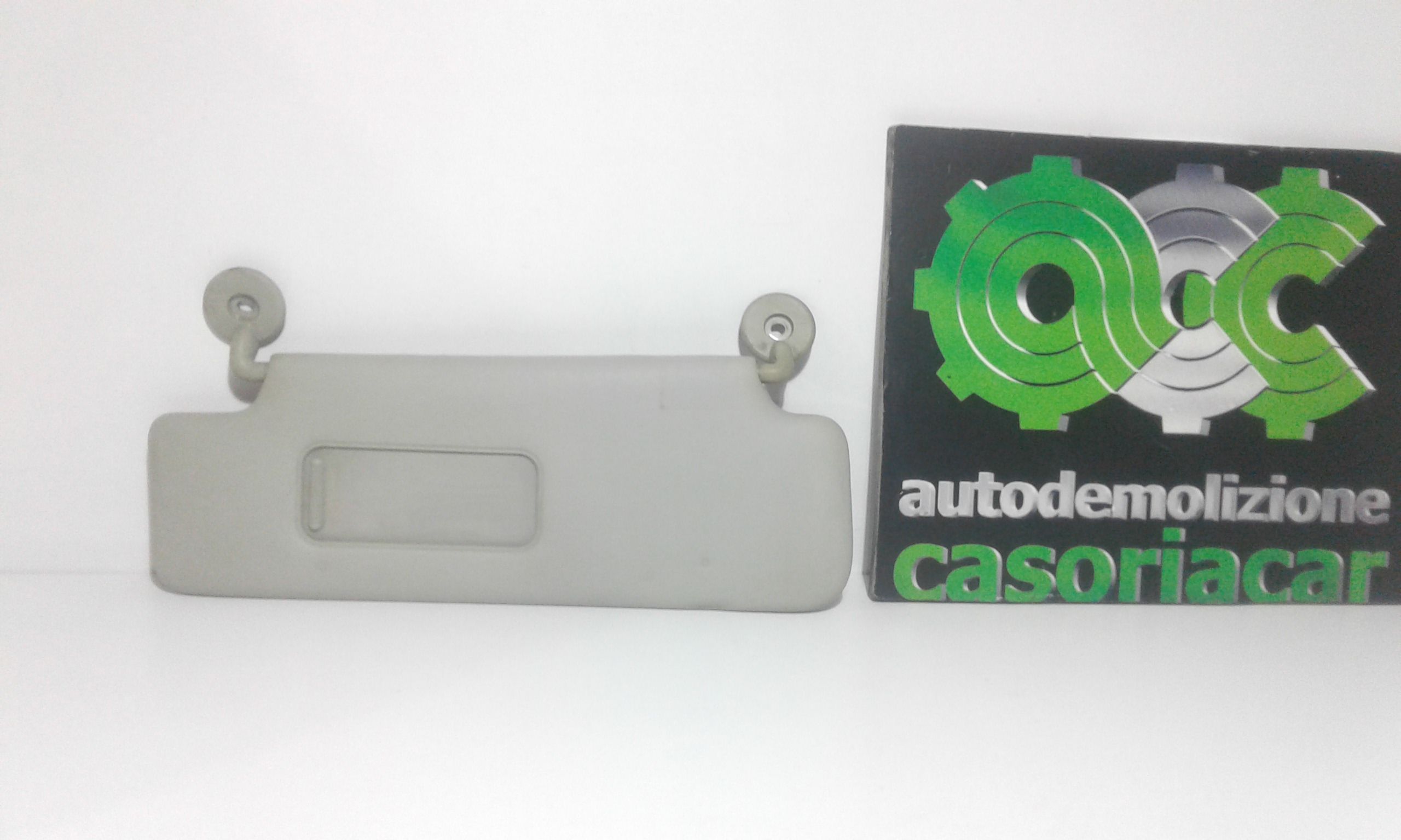 Aletta Parasole Parabrezza Sinistro 96401BC102 Usato