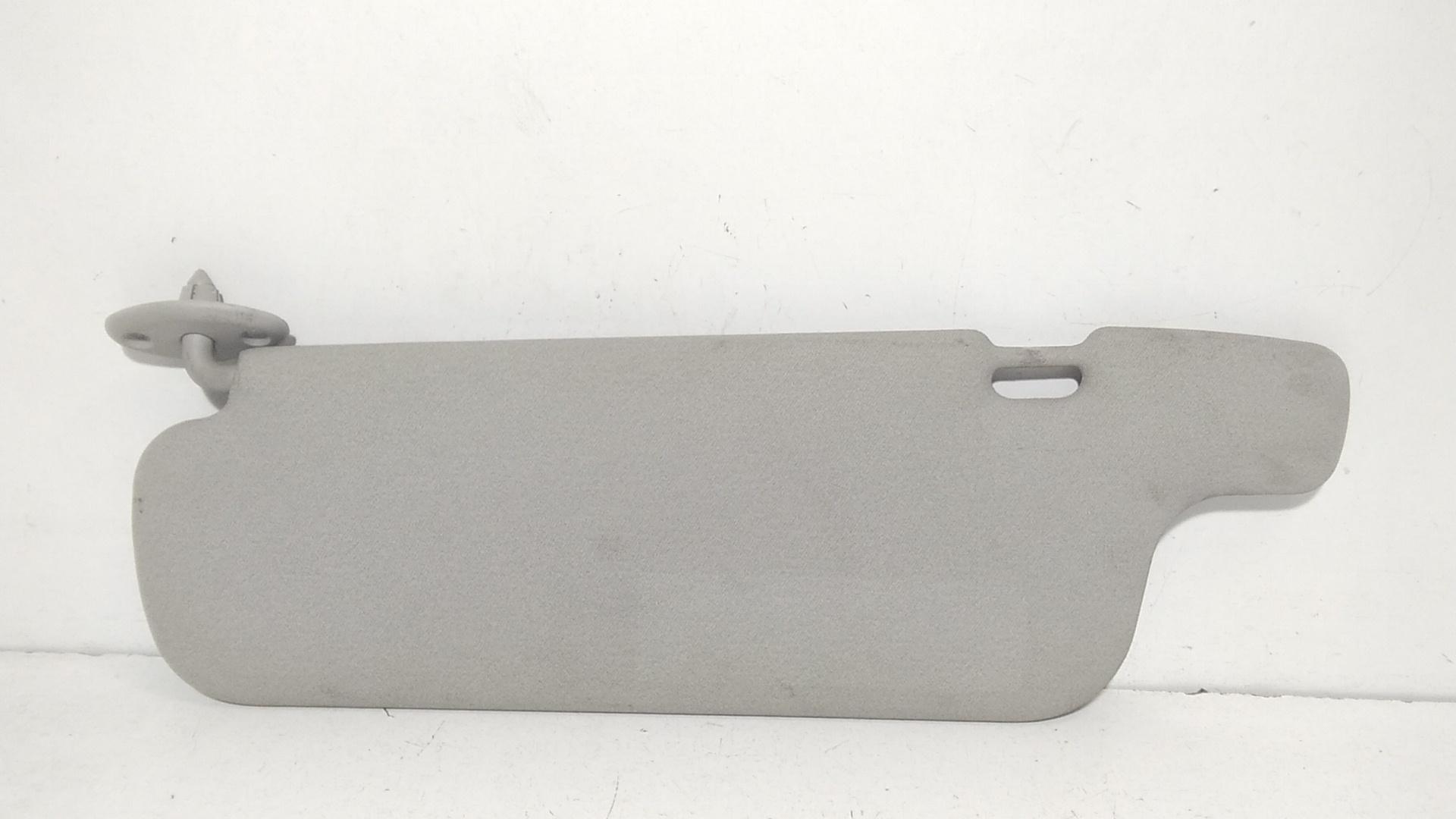 Aletta Parasole Parabrezza Destro 7431052041B0 Usato