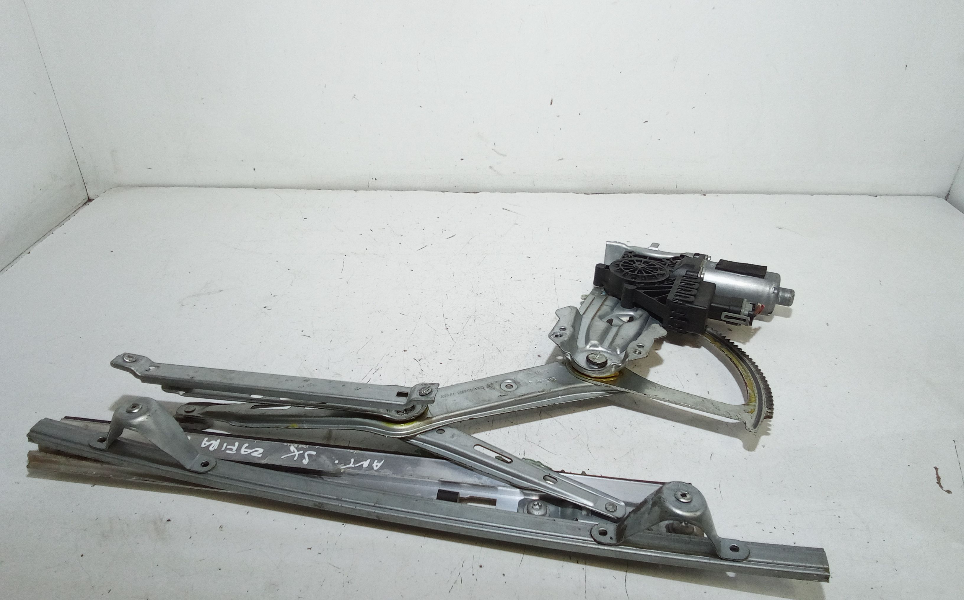 Alzacristallo Porta Ant. Sinistro Usato