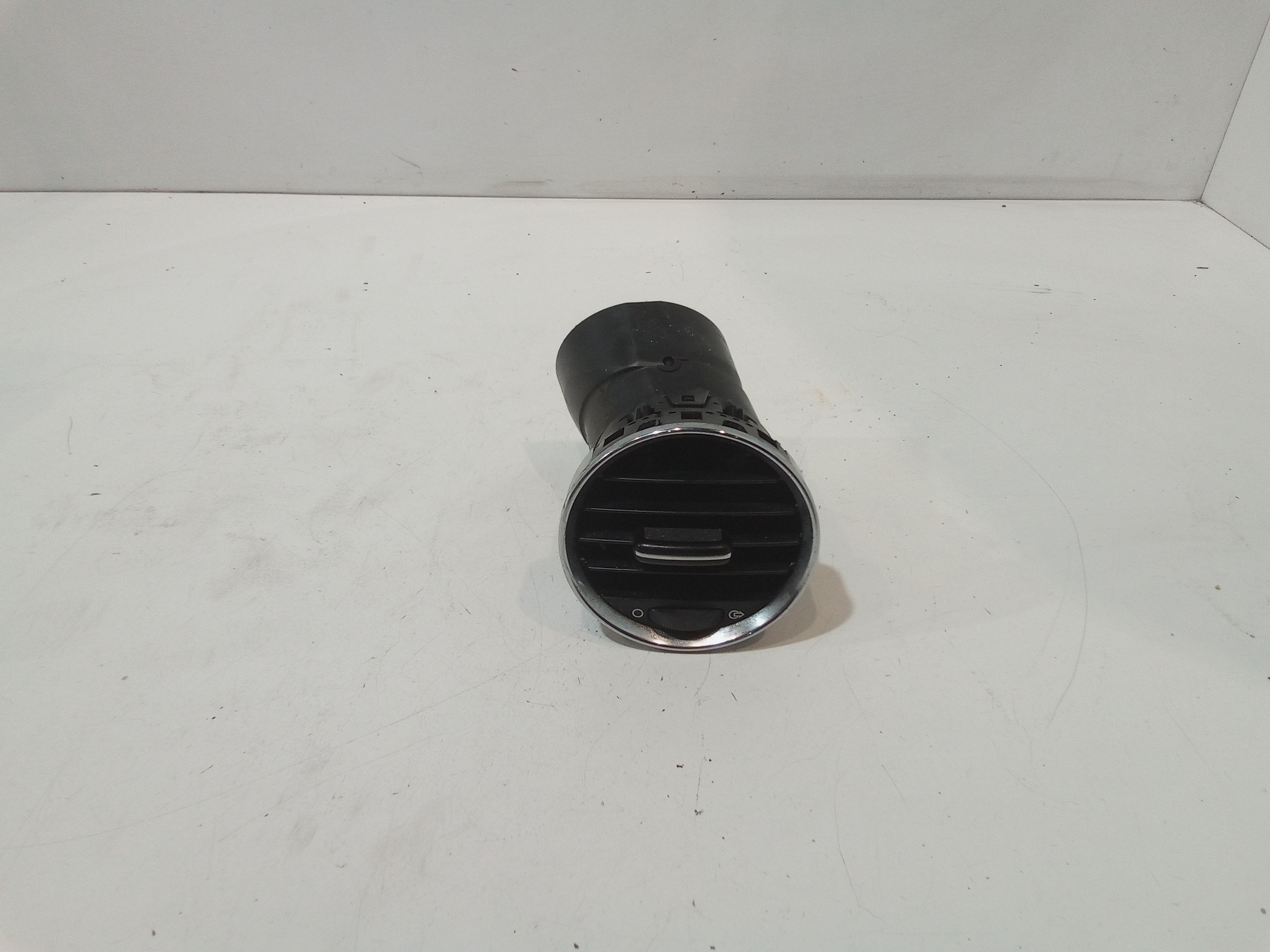 Condotto Aria Bocchette Lat. Cruscotto Destro 8231JT Usato