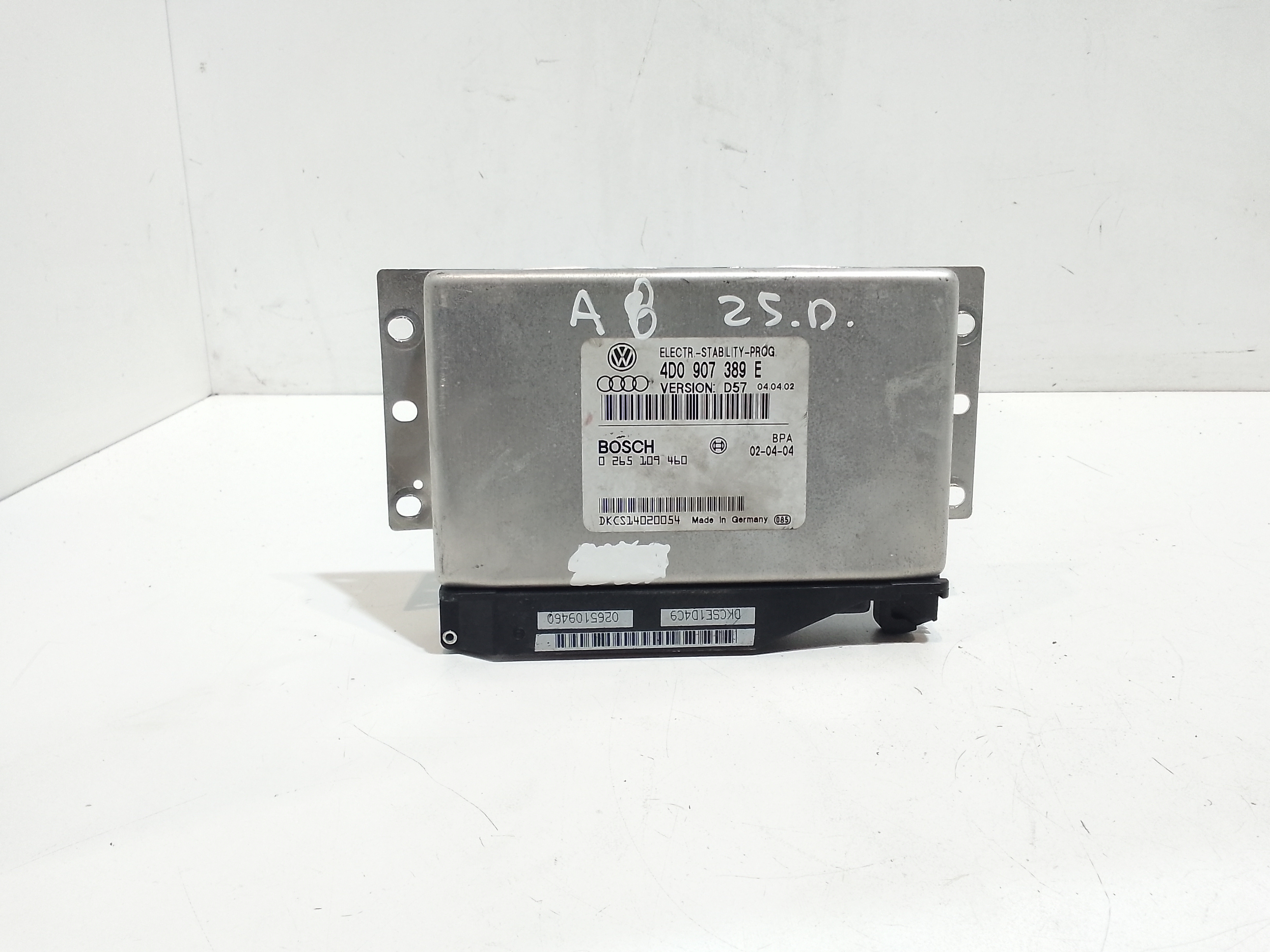 Centralina Iniezione 4D0997561BX Usato