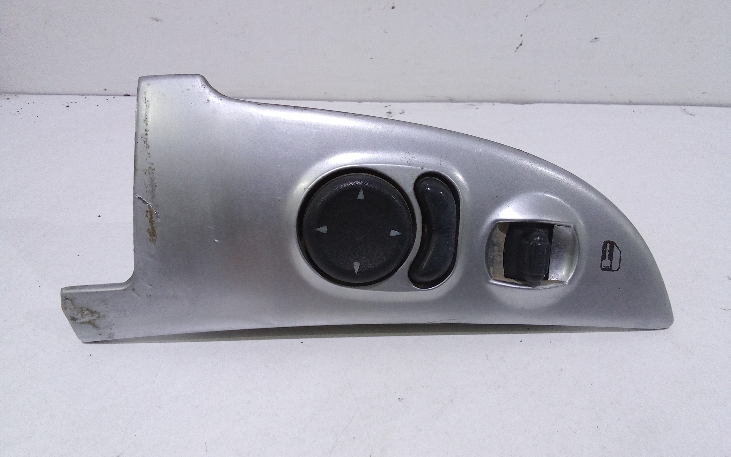 Interruttore Alzacristalli Porta Ant. Sinistro Usato