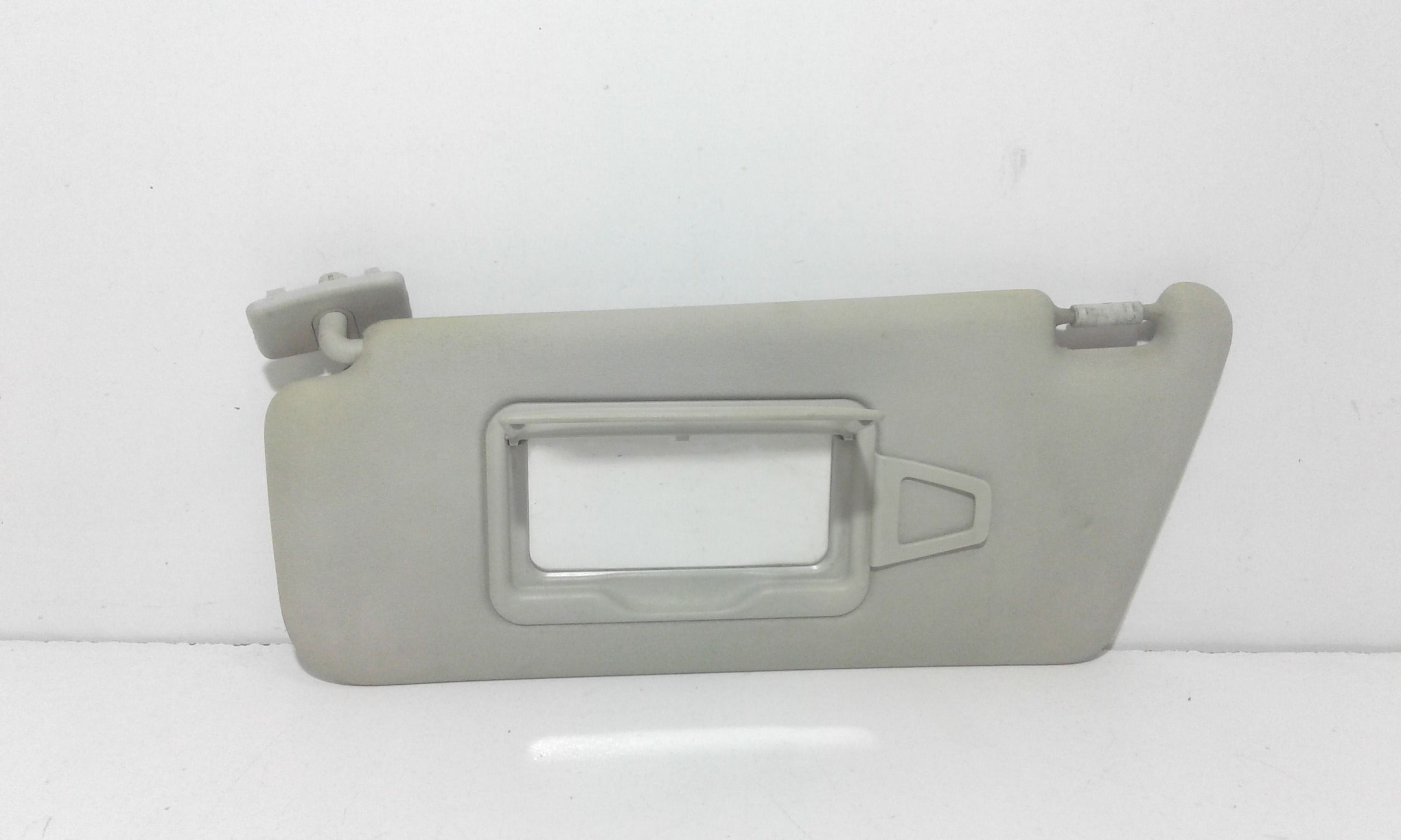 Aletta Parasole Parabrezza Sinistro A16981001107H48 Usato