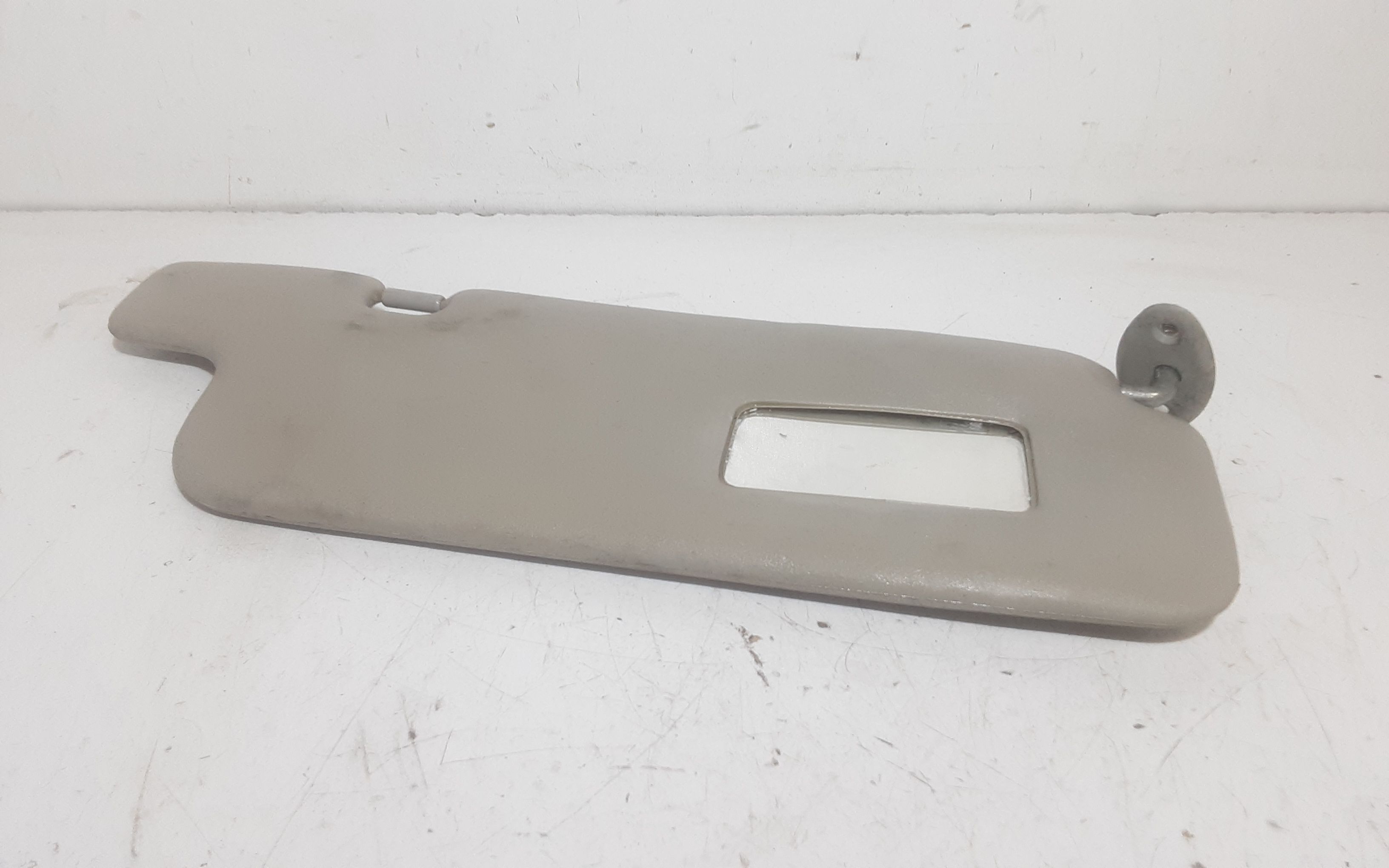 Aletta Parasole Parabrezza Destro 743100D011B0 Usato