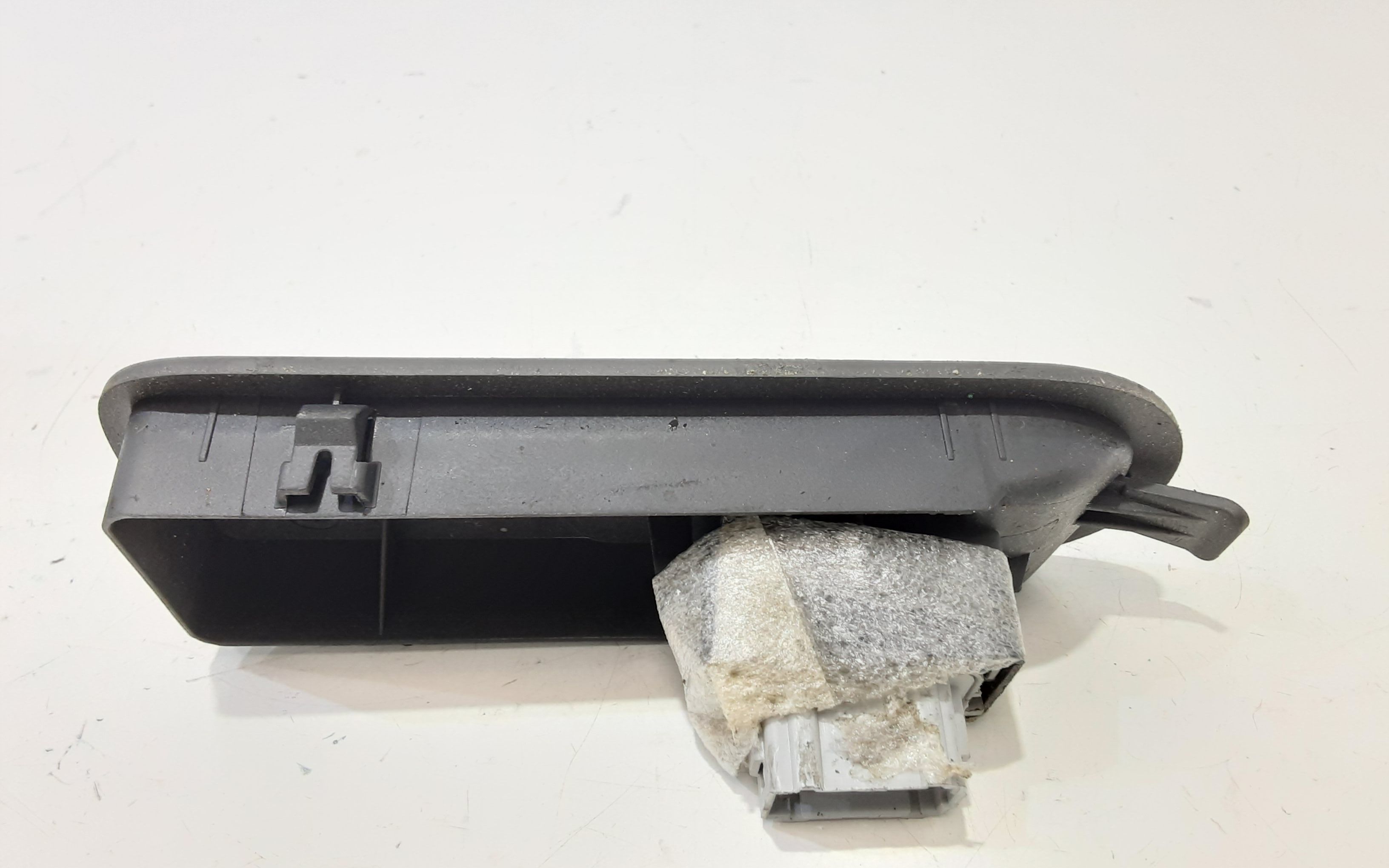 Interruttore Alzacristalli Porta Ant. Destro 8200220511 Usato