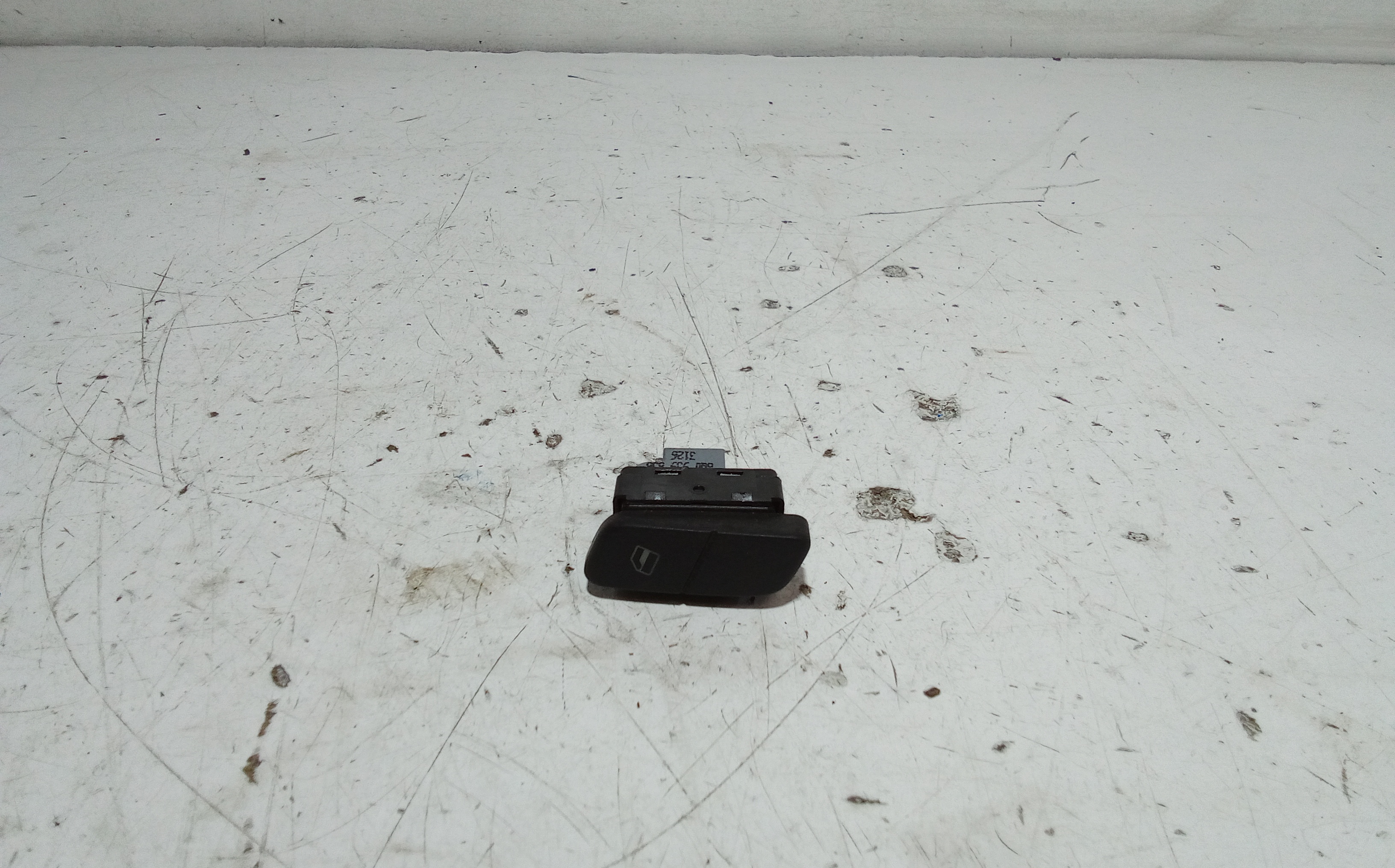 Interruttore Alzacristalli Porta Ant. Destro 6Q09598569B9 Usato