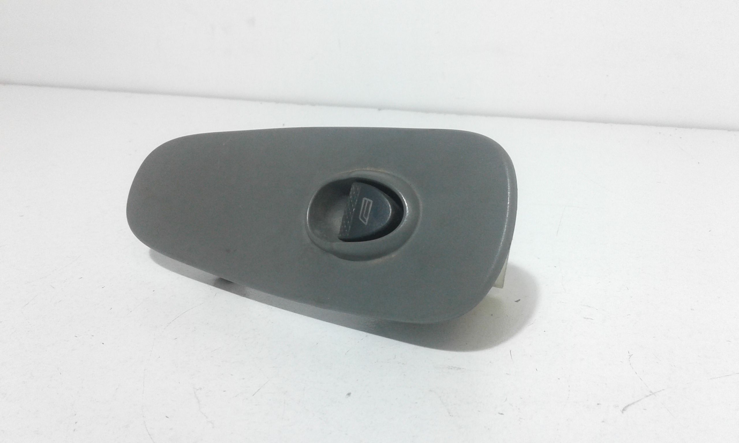 Interruttore Alzacristalli Porta Ant. Destro Usato