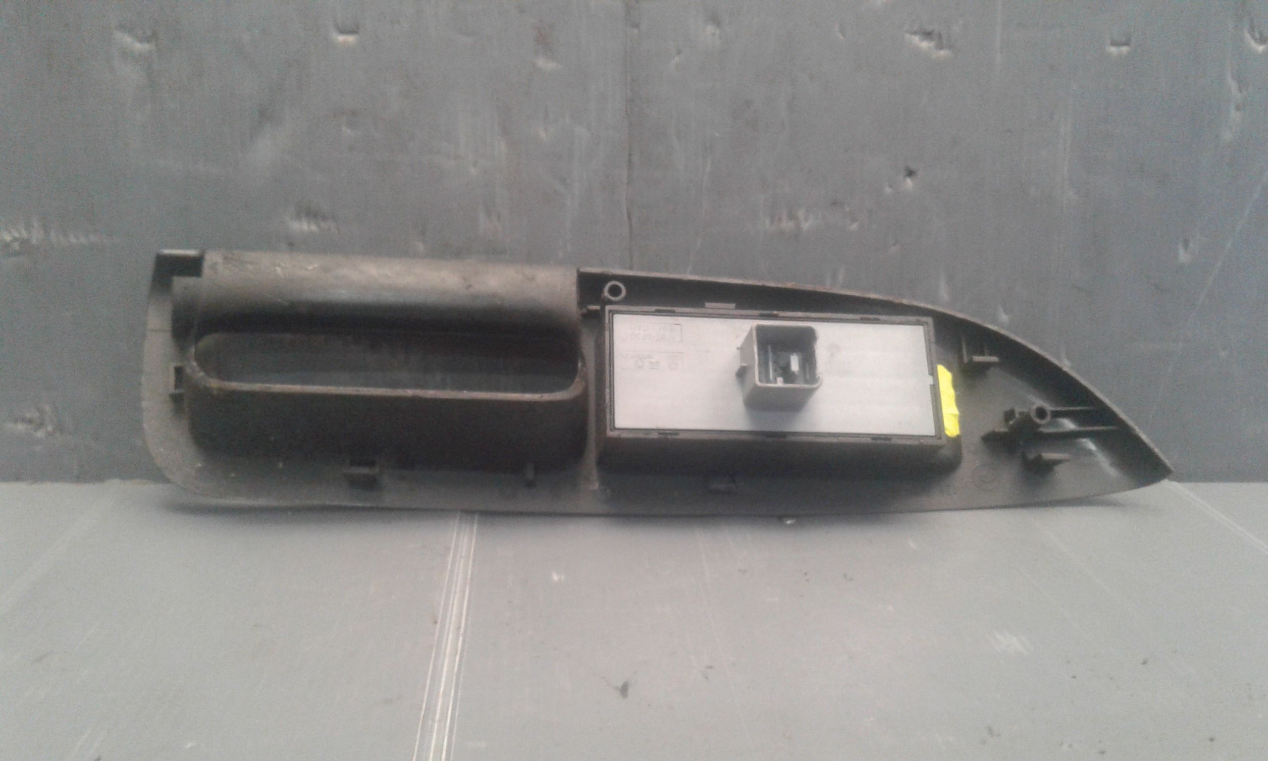 Interruttore Alzacristalli Porta Ant. Sinistro Usato