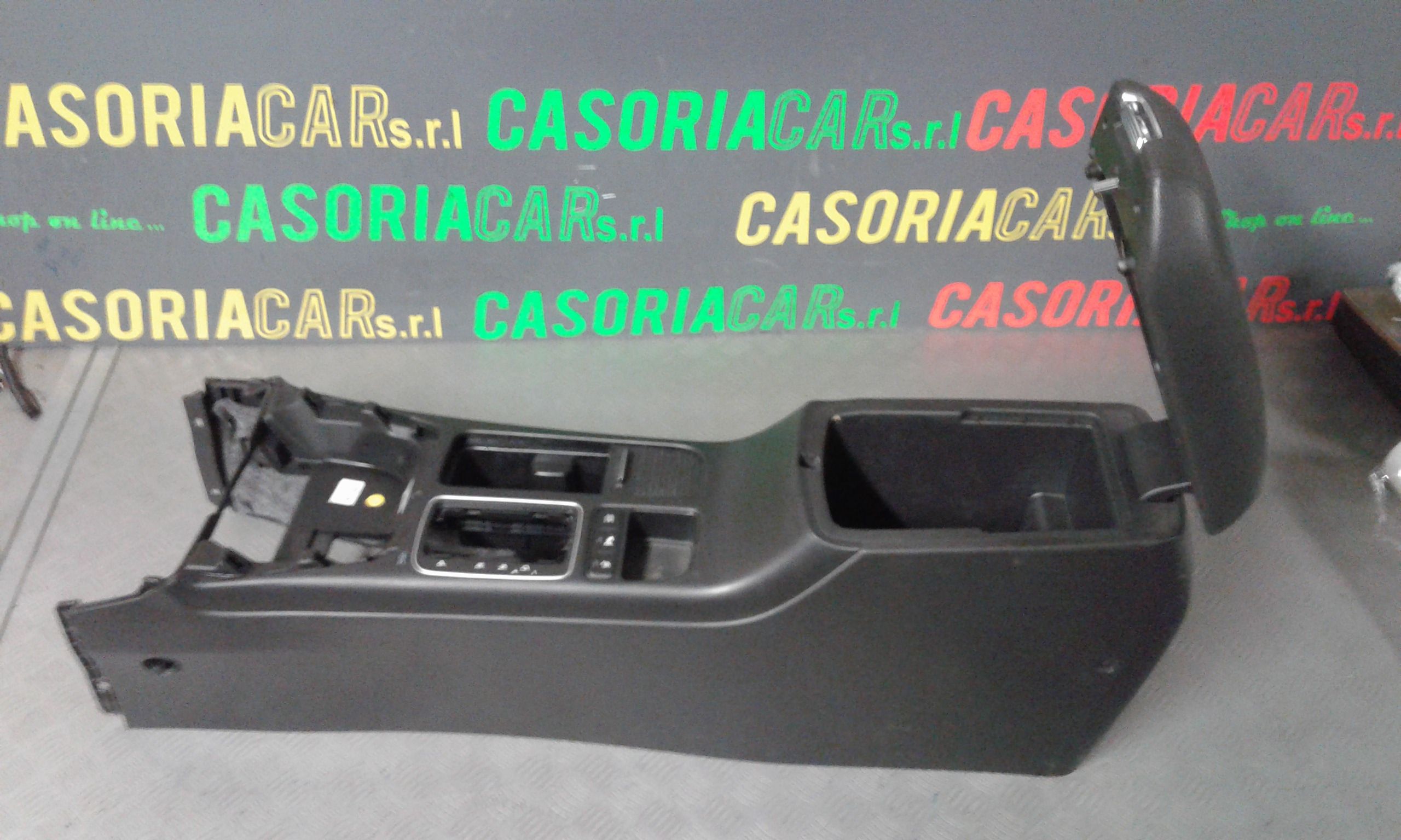 Contenitore P/appoggiabraccio Sedile Ant., Sportello Appoggiabraccio Sedile Ant., Appoggiabraccio Sedile Ant. Sinistro Usato