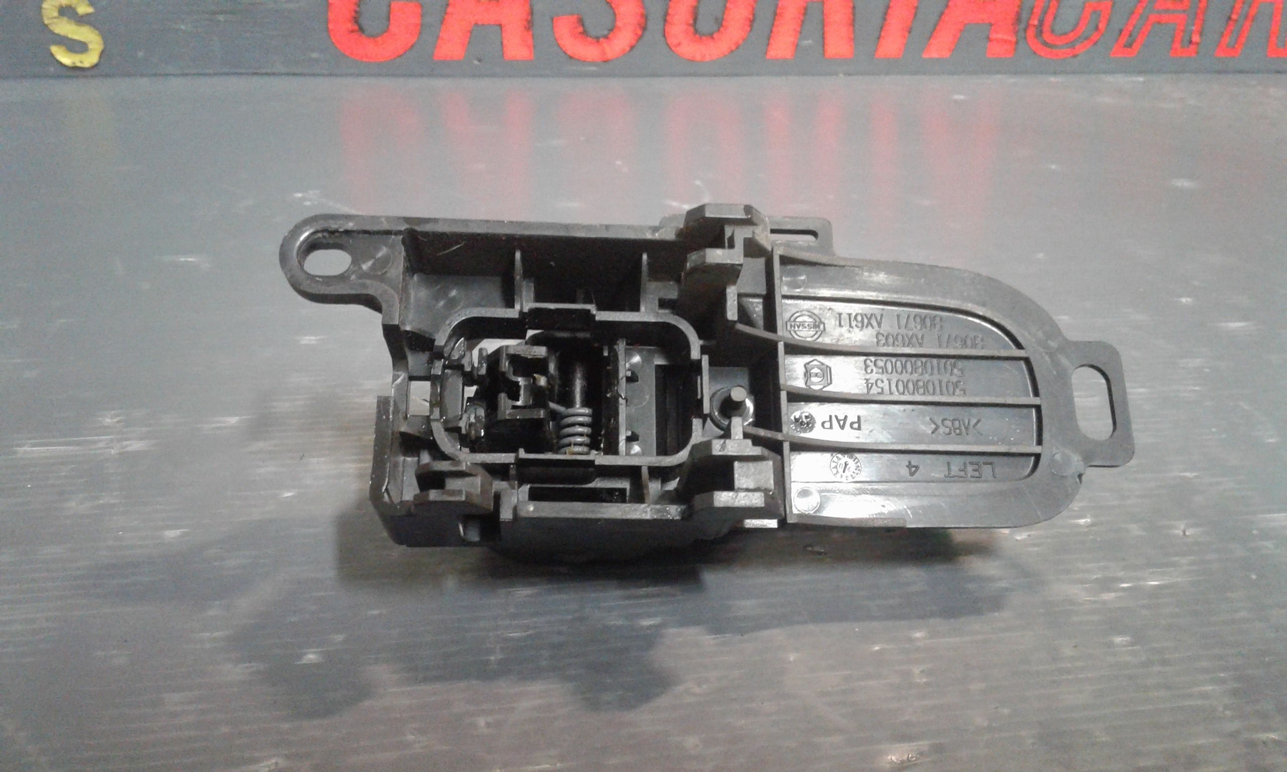 Maniglia Int. Apertura Porta Ant. Sinistro 80670AX603 Usato