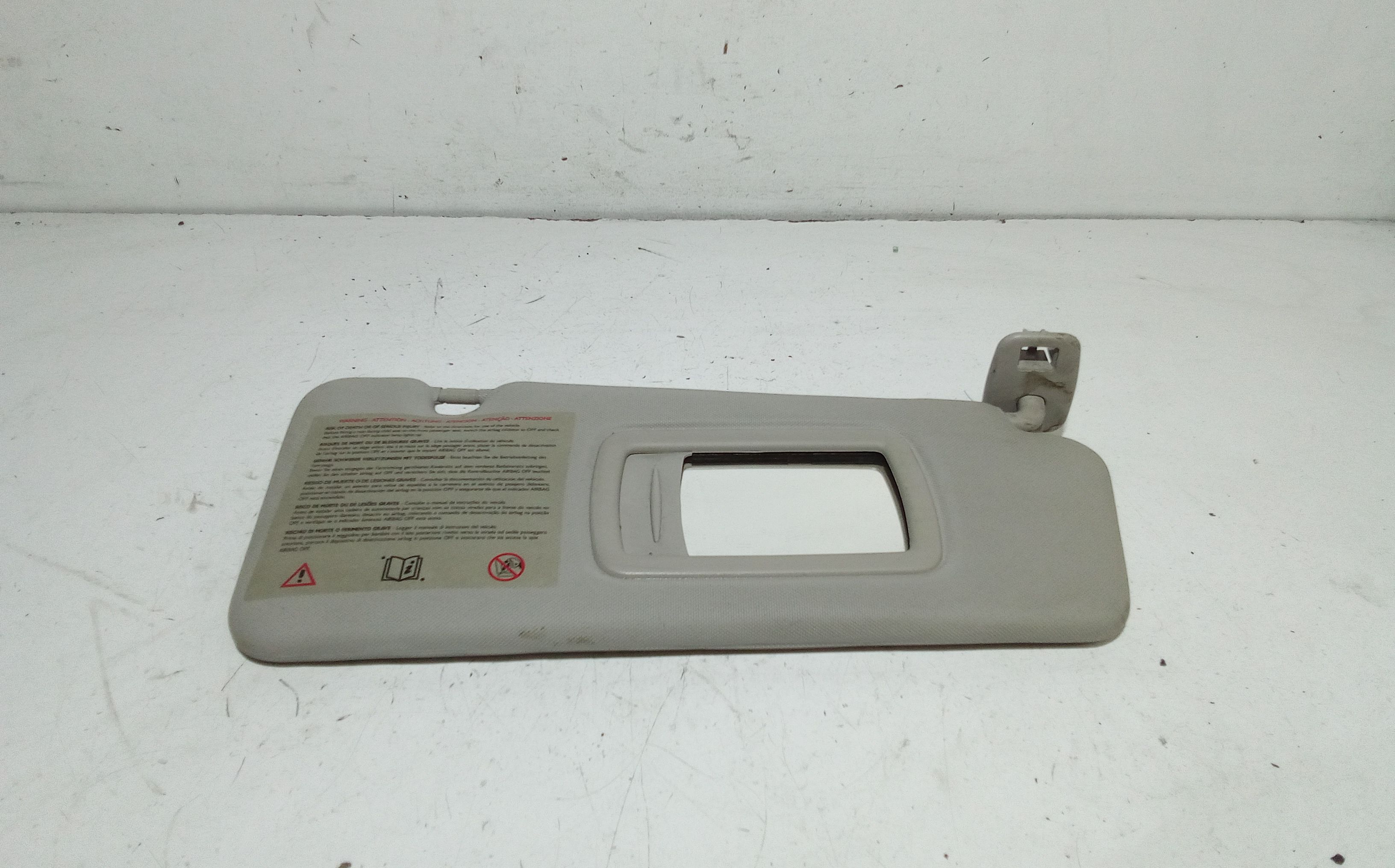 Aletta Parasole Parabrezza Destro 964001446R Usato