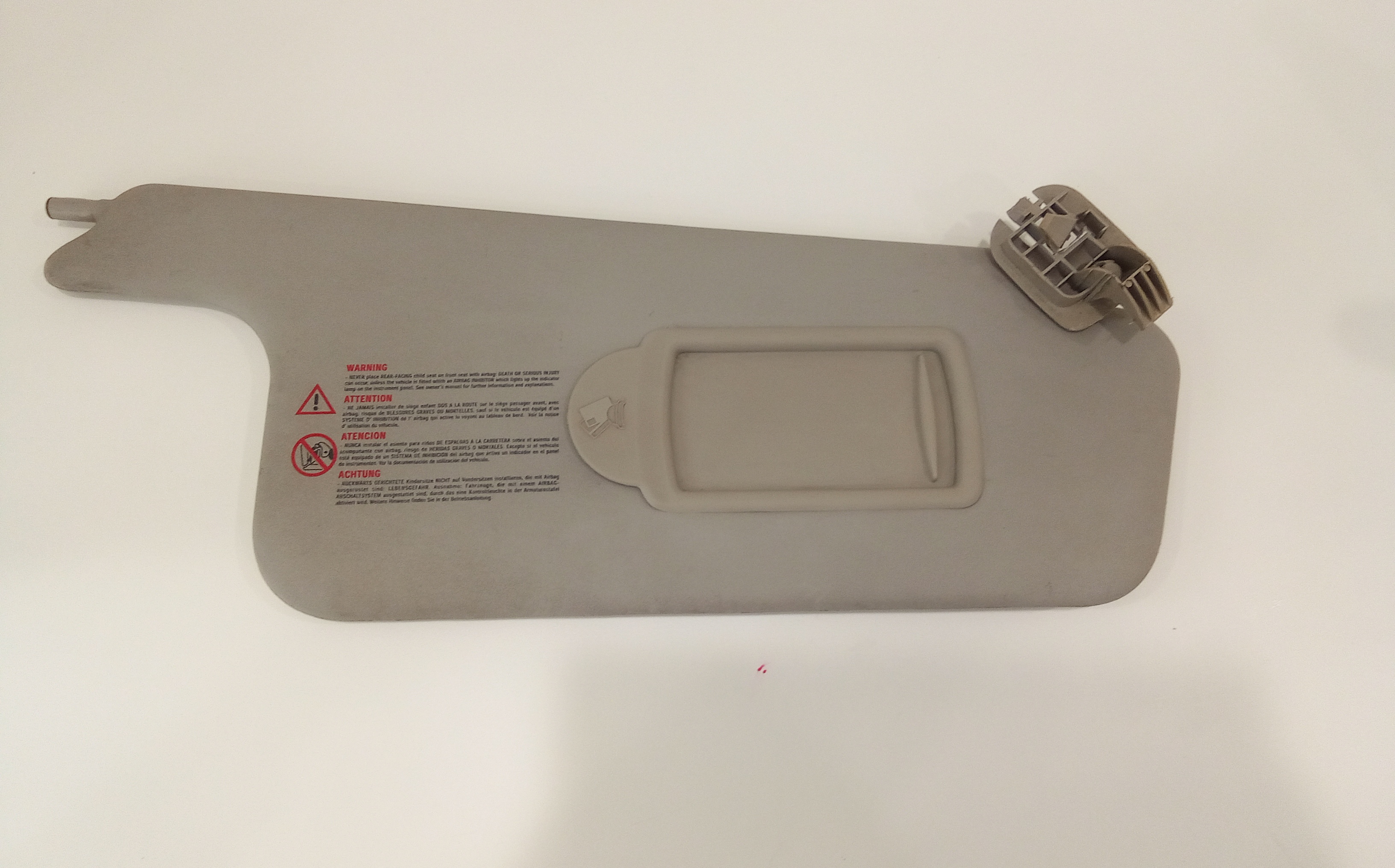 Aletta Parasole Parabrezza Destro 8200213199 Usato