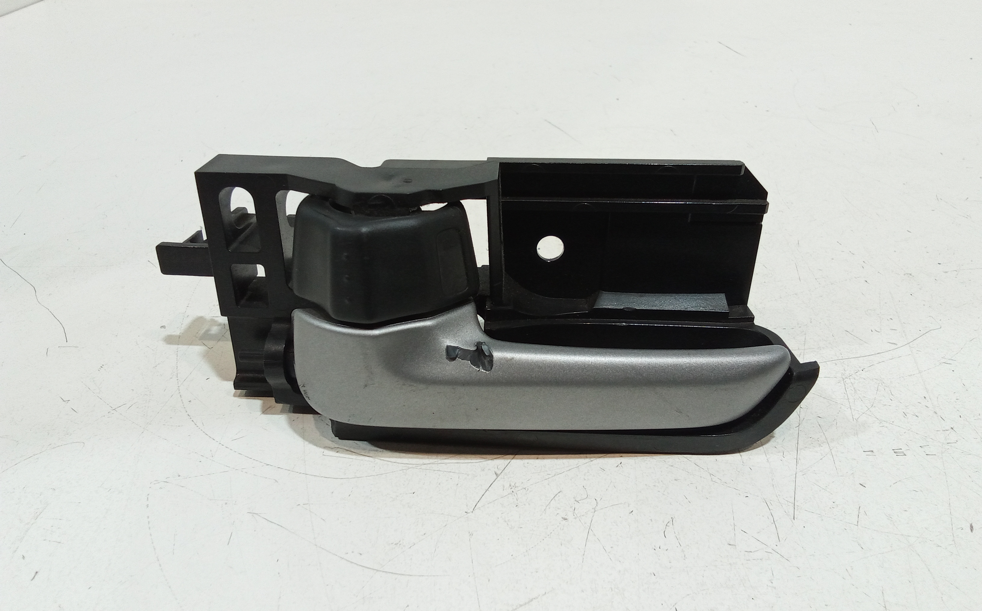 Maniglia Int. Apertura Porta Post. Sinistro 93195907 Usato