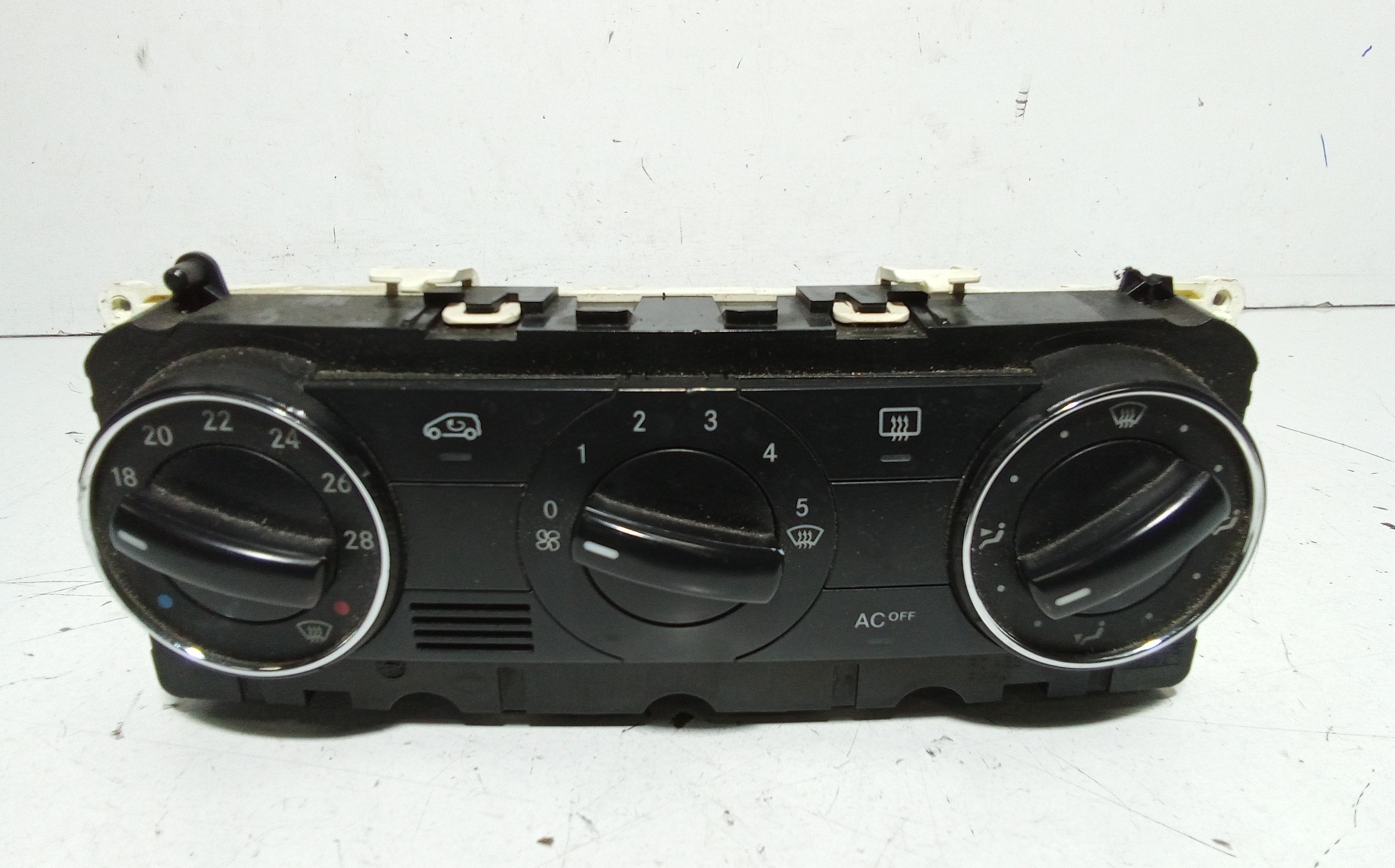 Blocco Comando Climatizzazione A1698302585 Usato