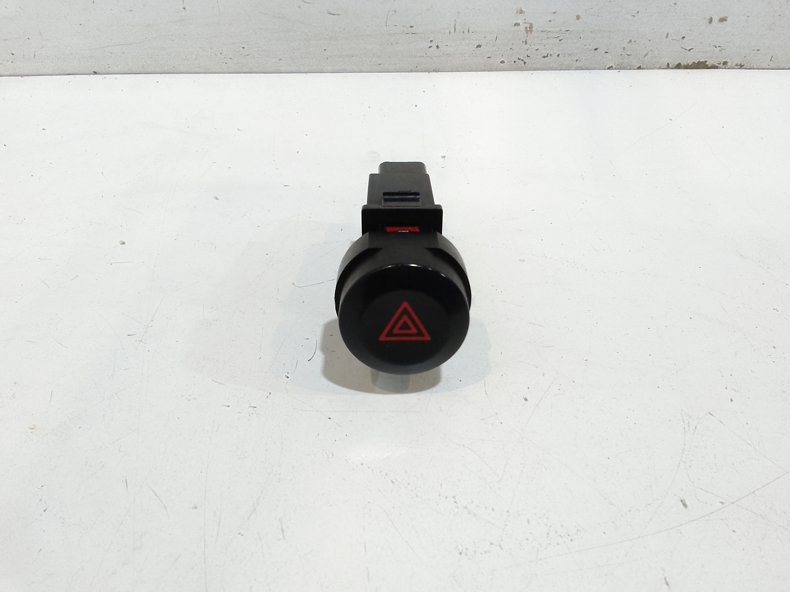 Interruttore Luci Emergenza 937303E000 Usato