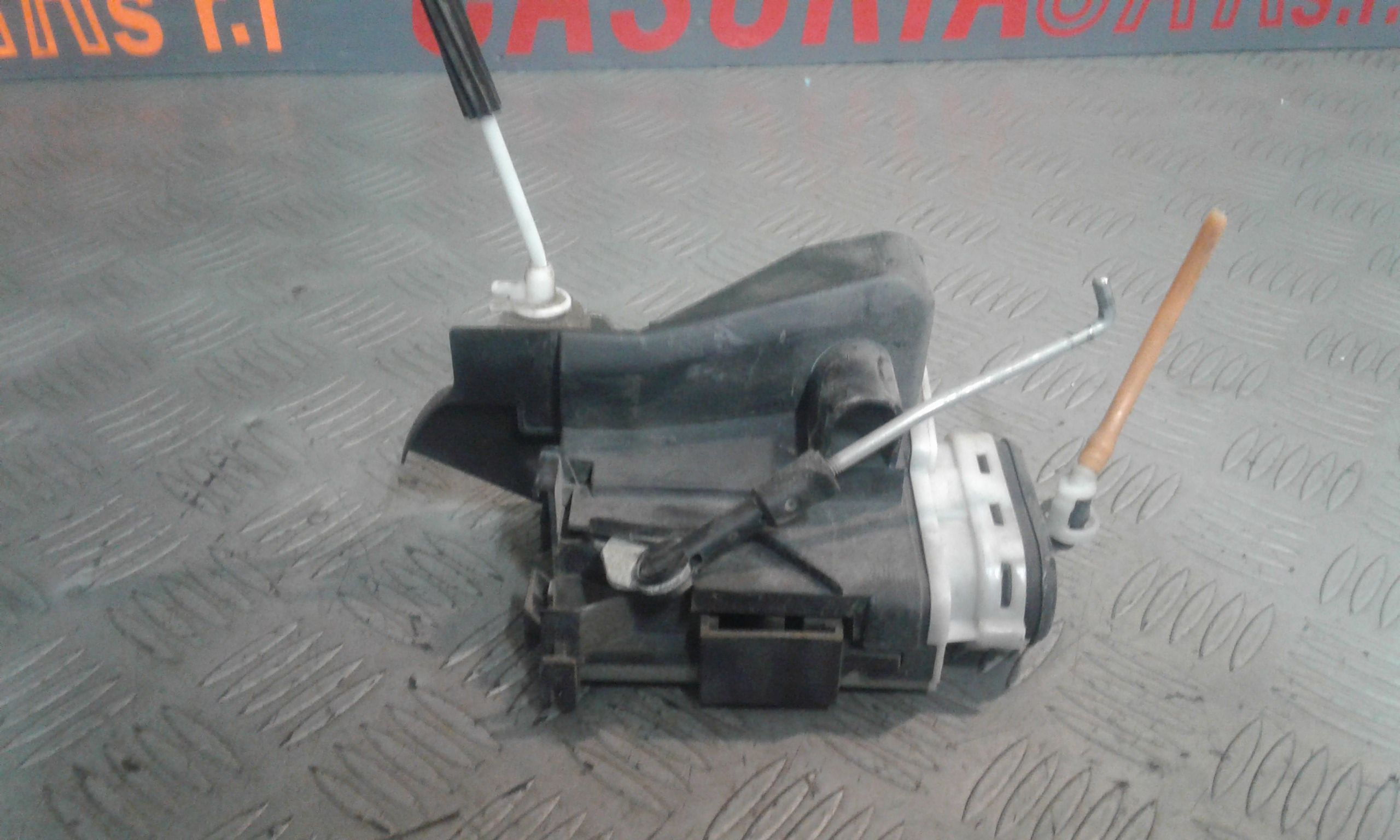 Serratura Porta Post. Sinistro 8D0839015A Usato