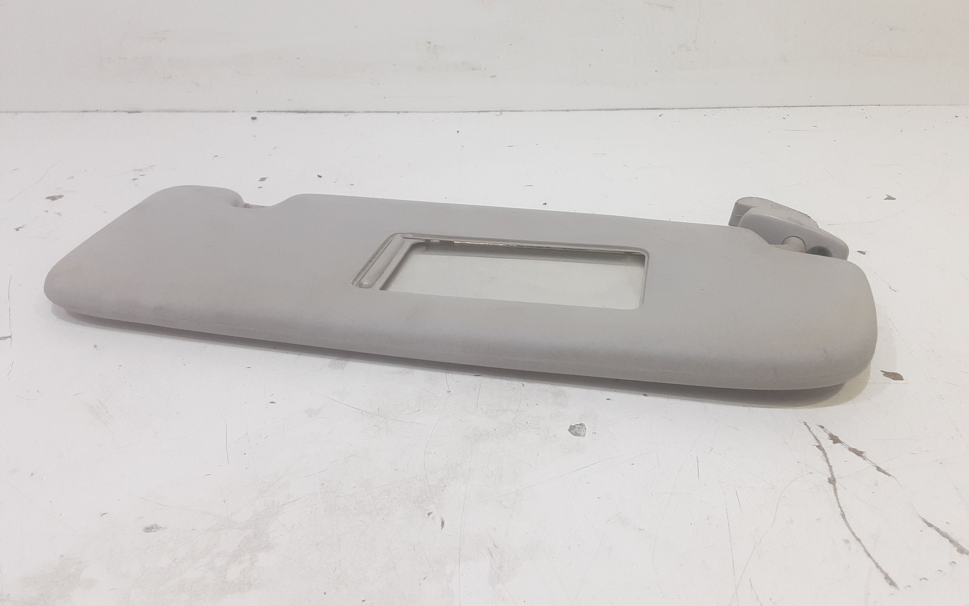 Aletta Parasole Parabrezza Destro 5Z9857552L72 Usato