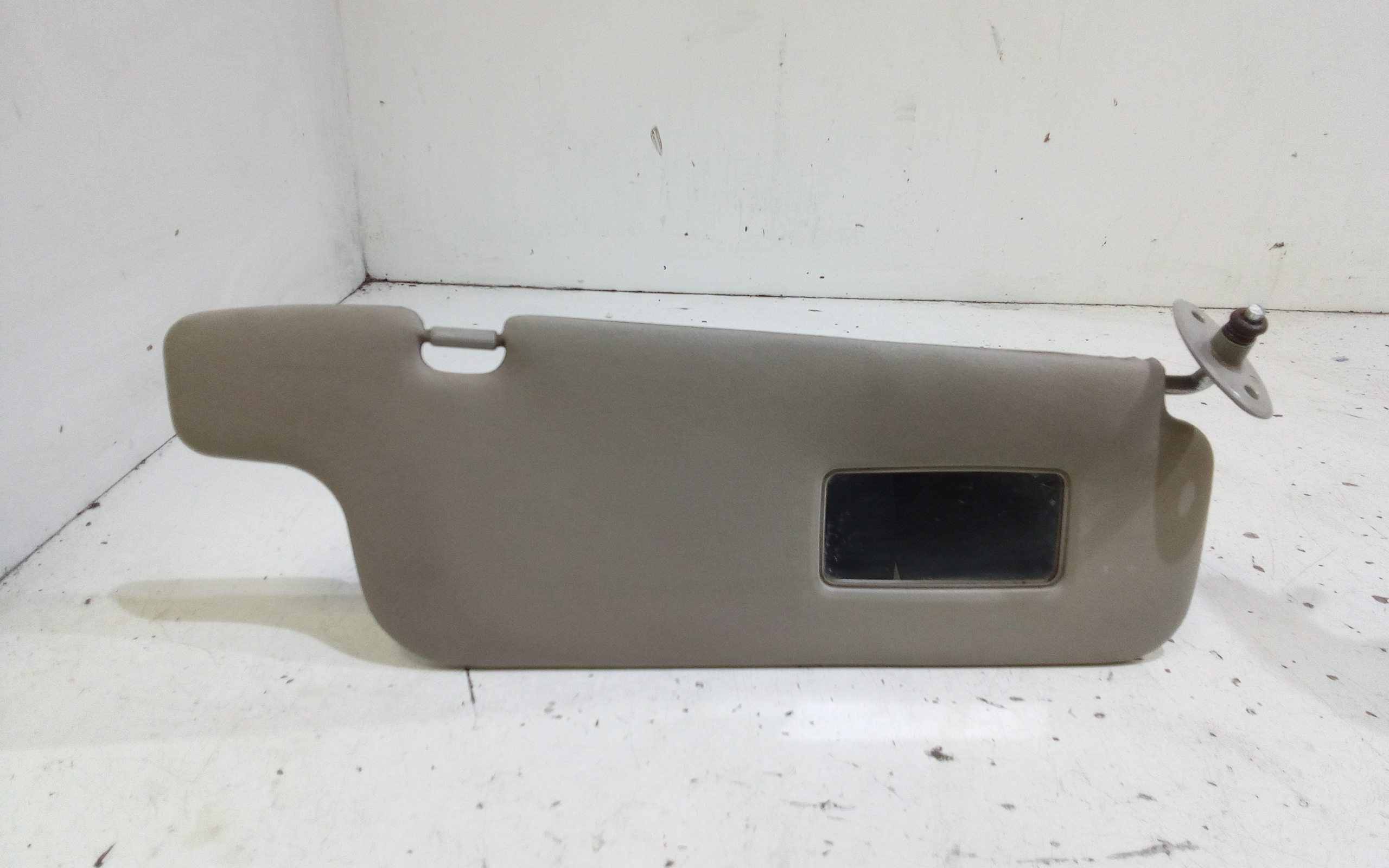 Aletta Parasole Parabrezza Destro 743100D011B0 Usato