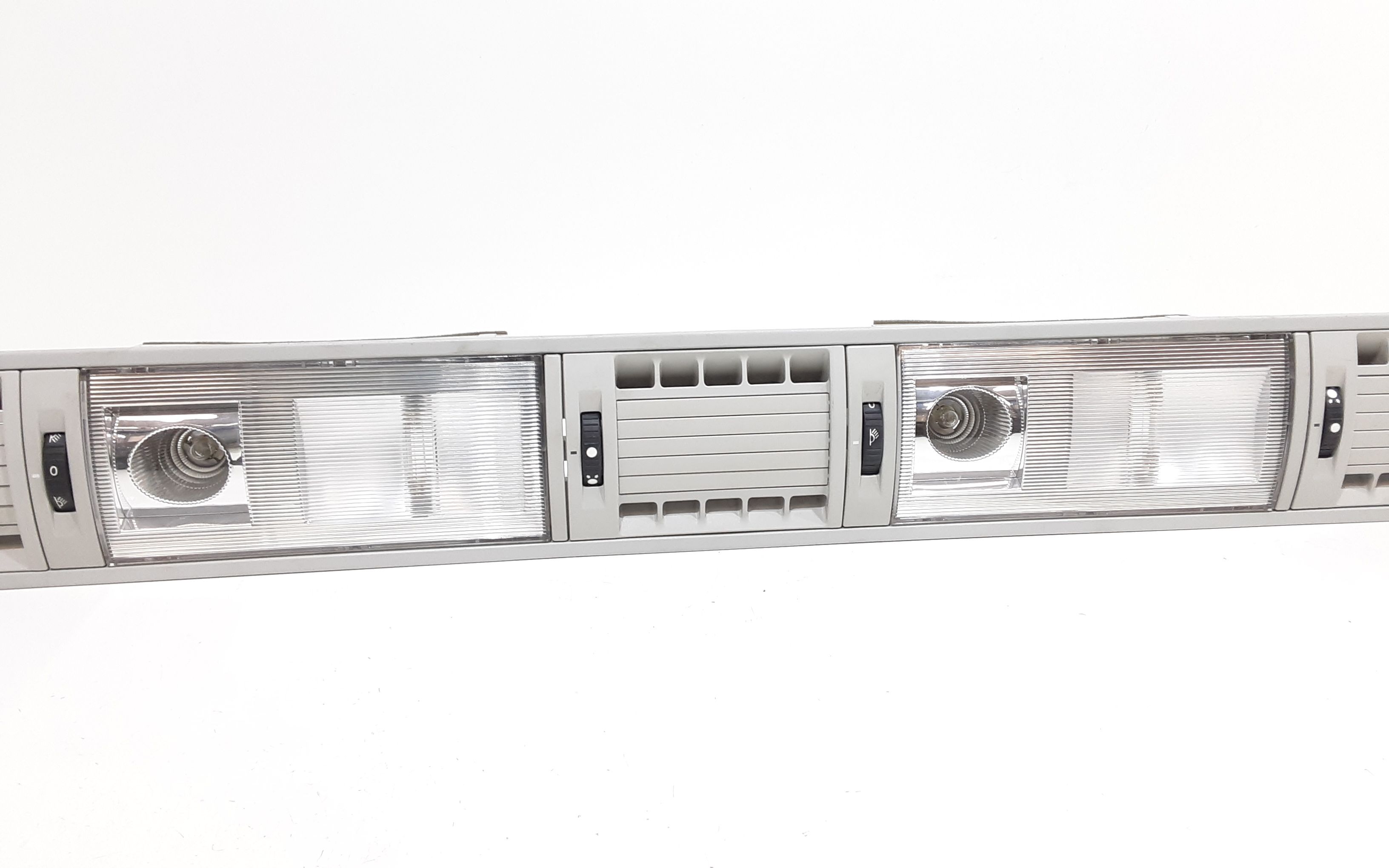 Luce Cortesia Centr. Tetto Usato