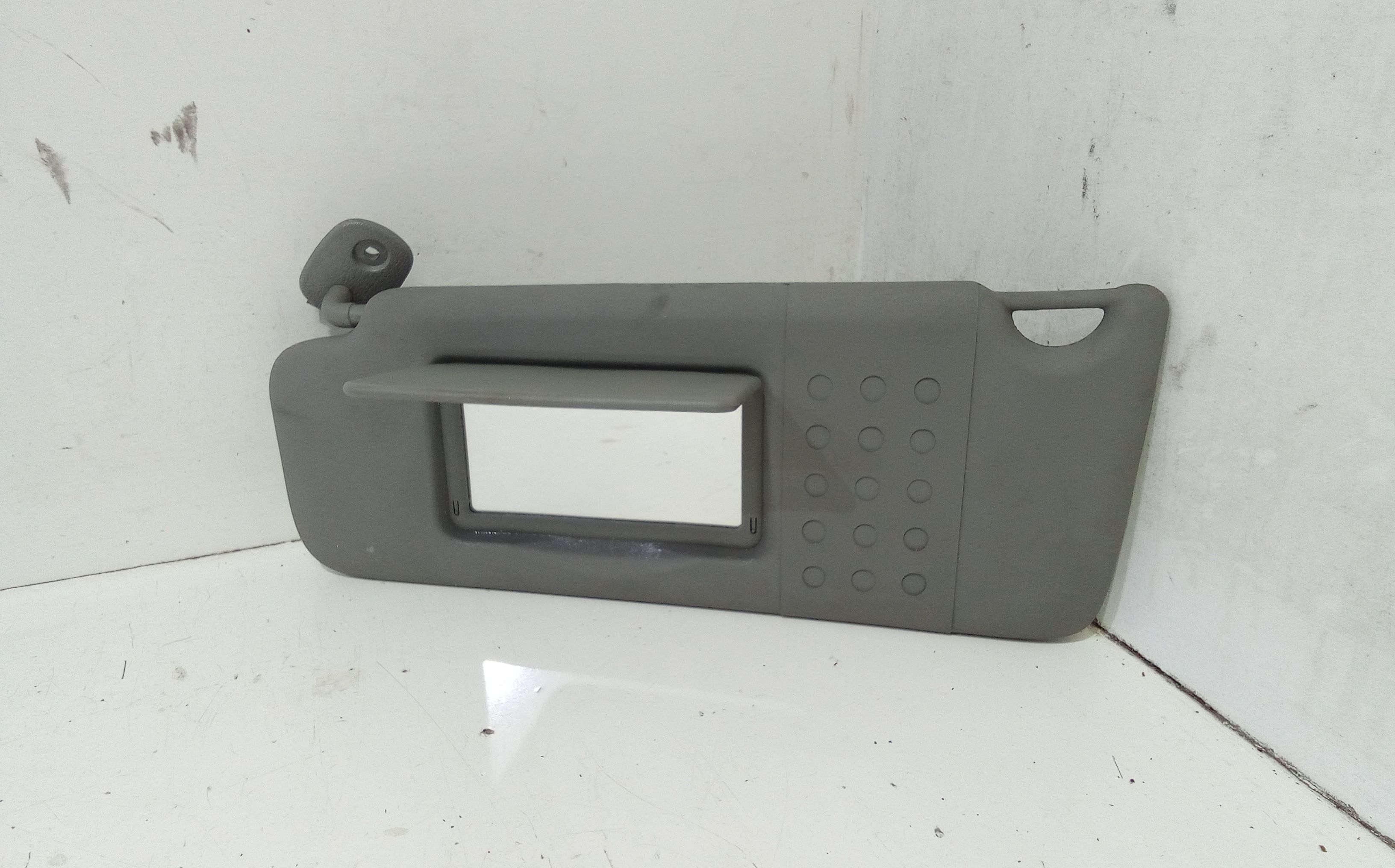 Aletta Parasole Parabrezza Sinistro 8200249085 Usato