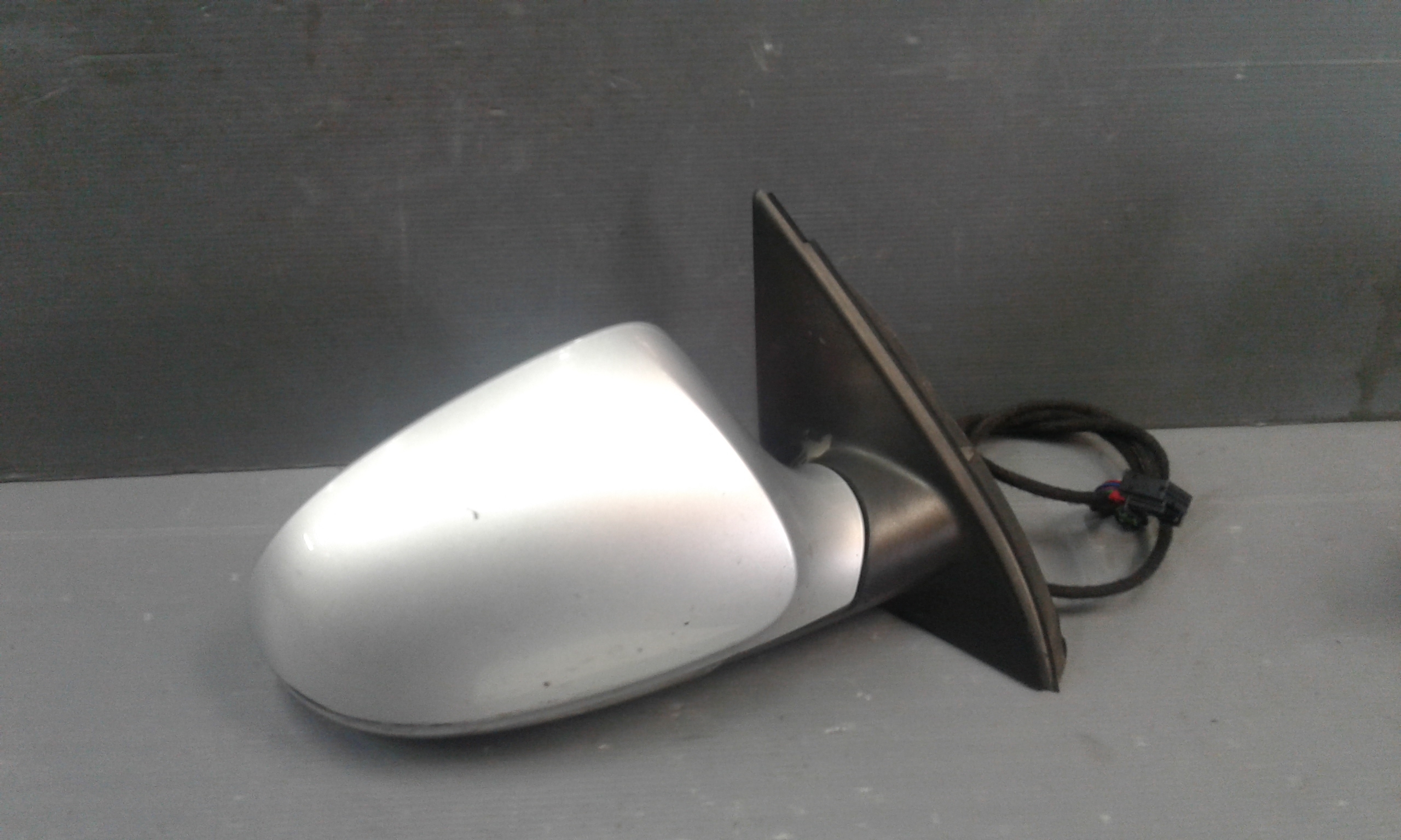 Retrovisore Est. Destro Usato