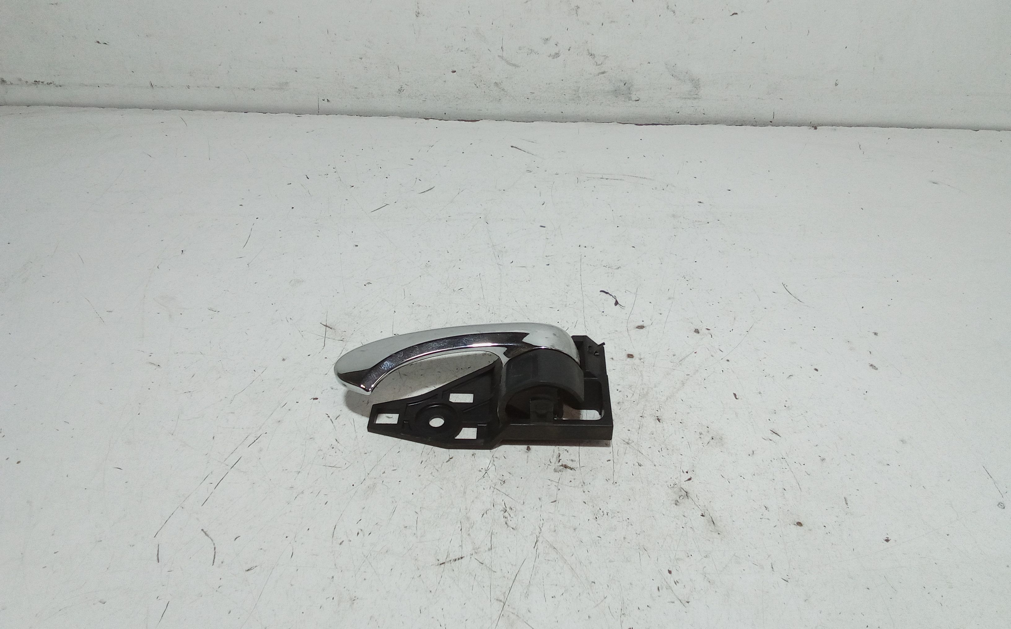 Maniglia Int. Apertura Porta Post. Sinistro 6920633100B0 Usato