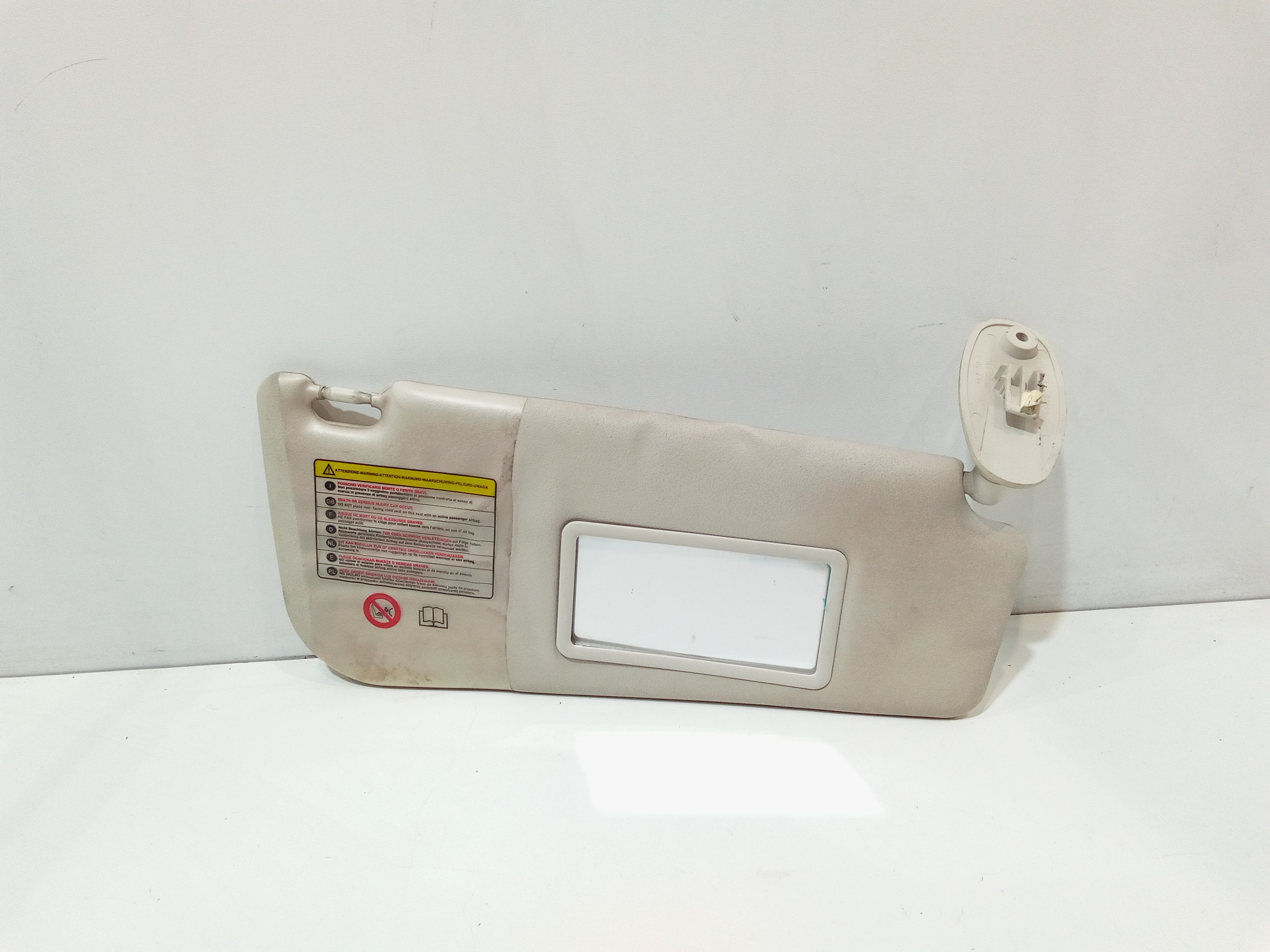 Aletta Parasole Parabrezza Destro 735411165 Usato