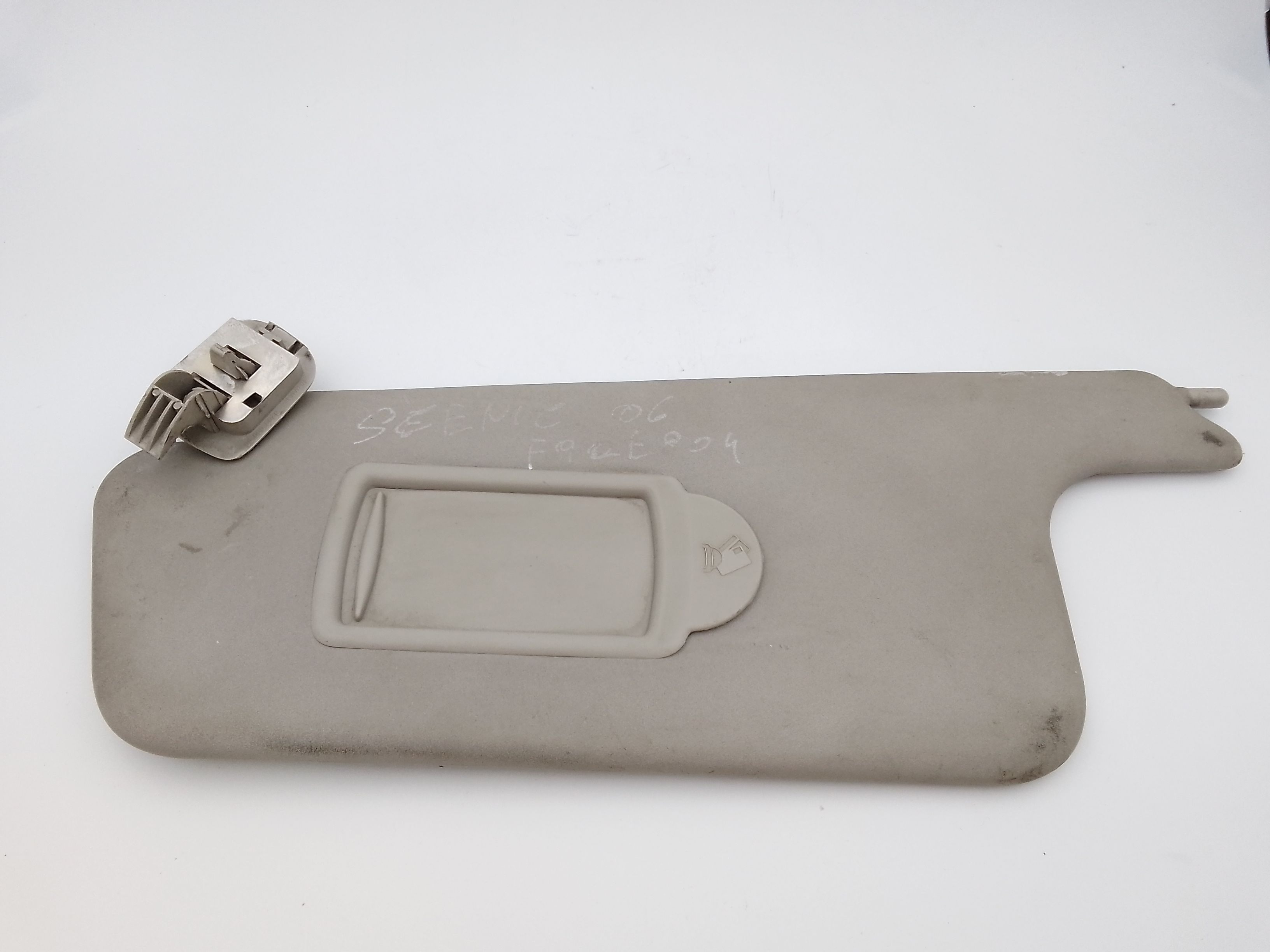 Aletta Parasole Parabrezza Sinistro 8200246824 Usato