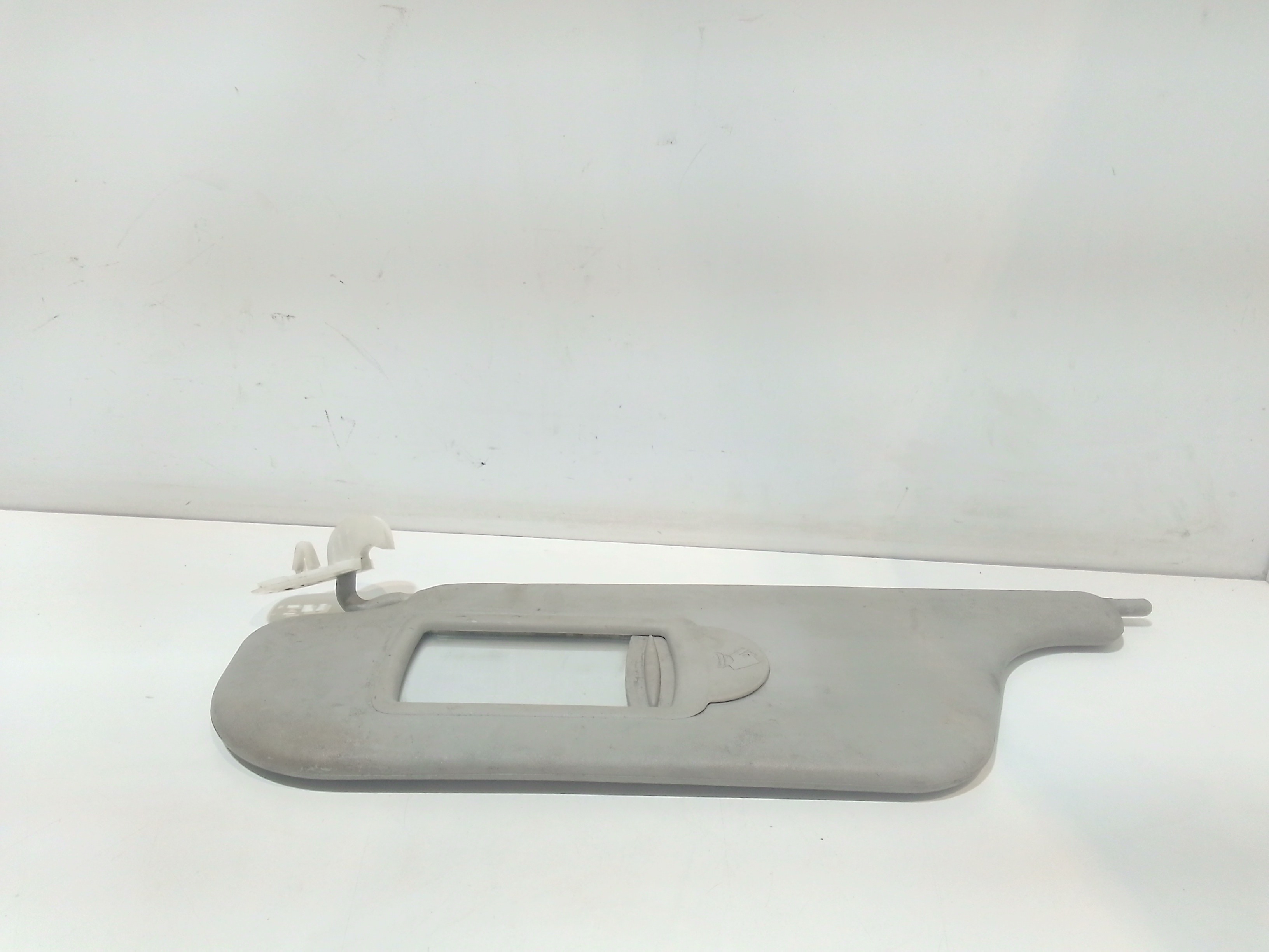 Aletta Parasole Parabrezza Sinistro 8200294234 Usato