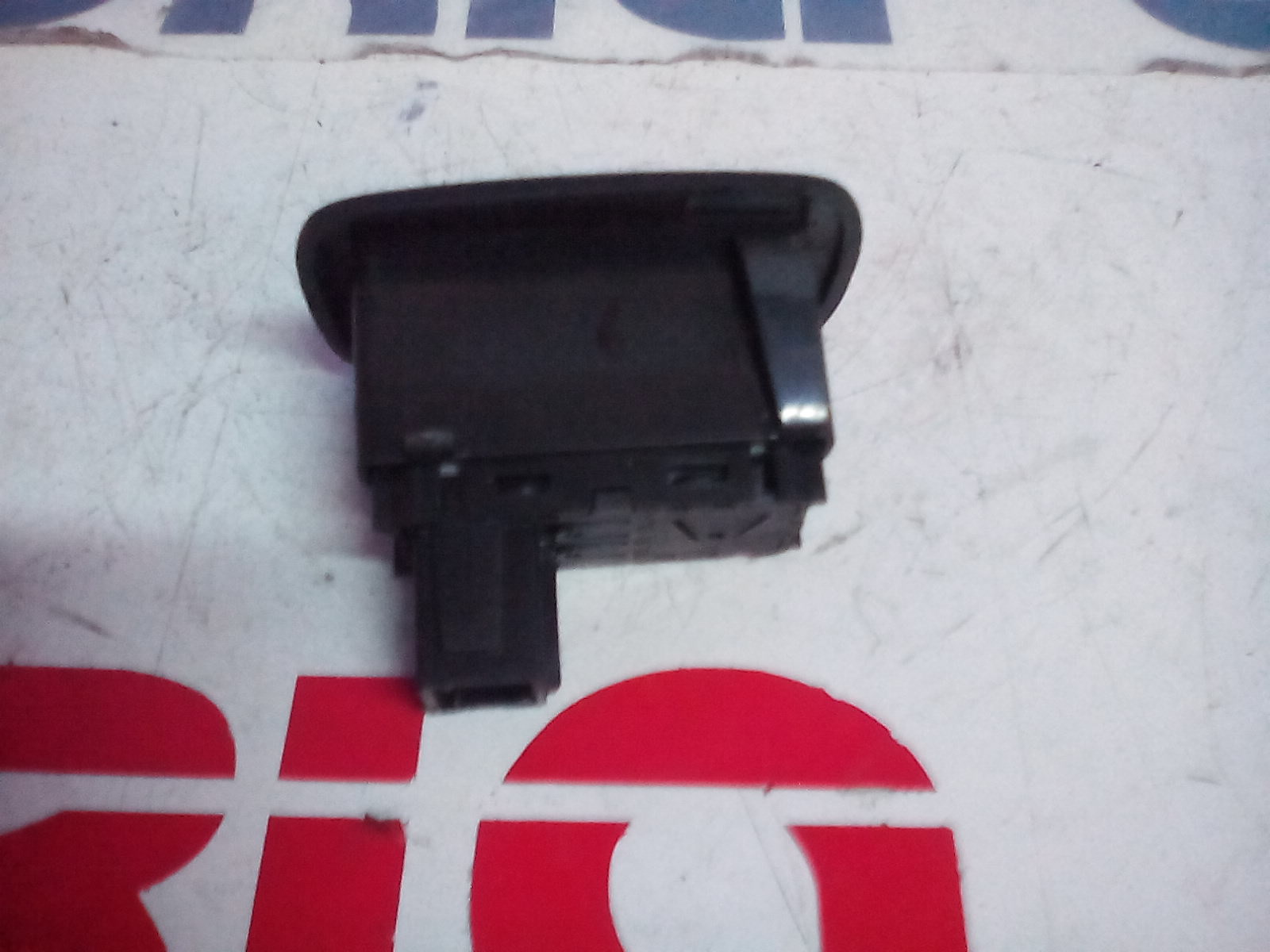 Interruttore Alzacristalli Porta Post. Sinistro 98012514XT Usato