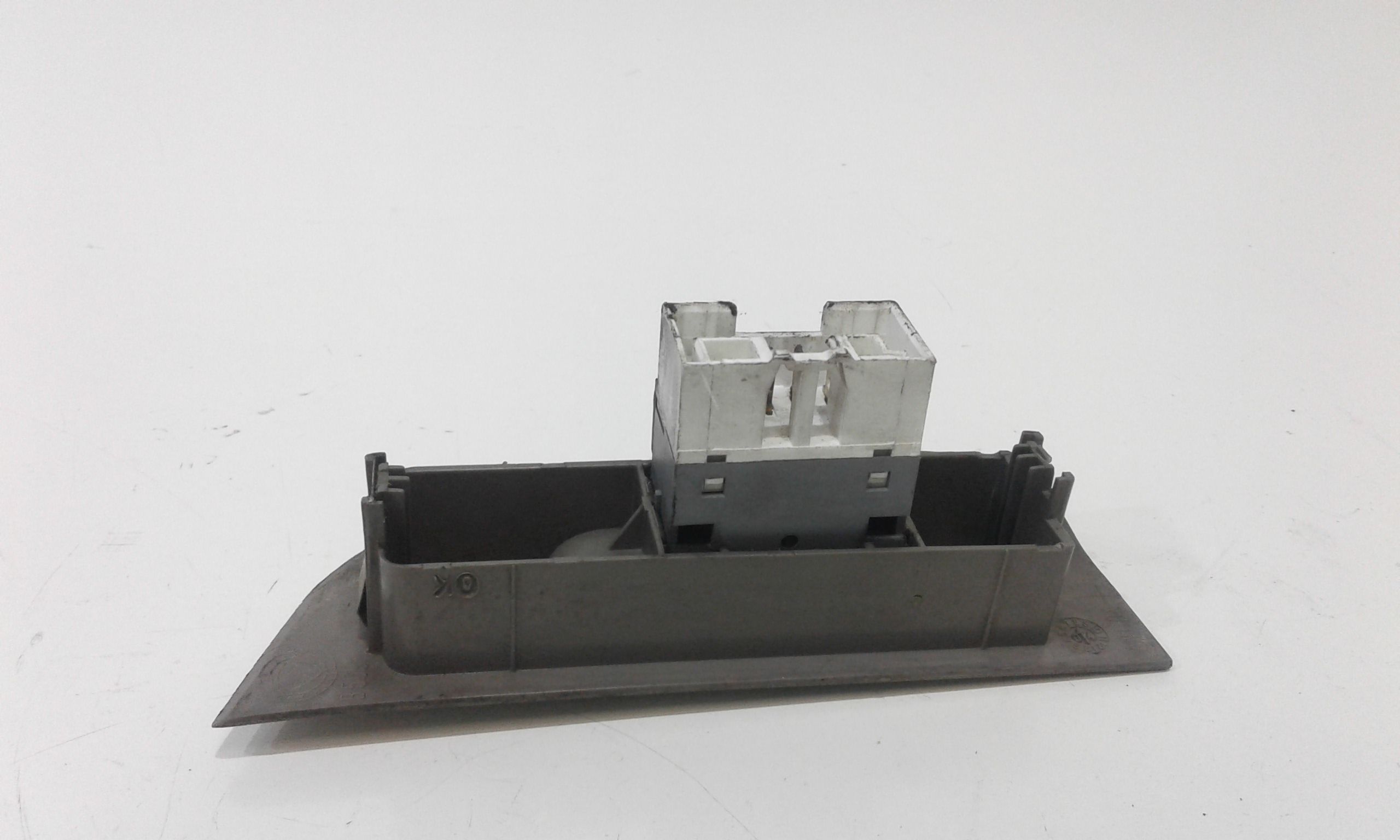 Interruttore Alzacristalli Porta Ant. Destro 735428565 Usato