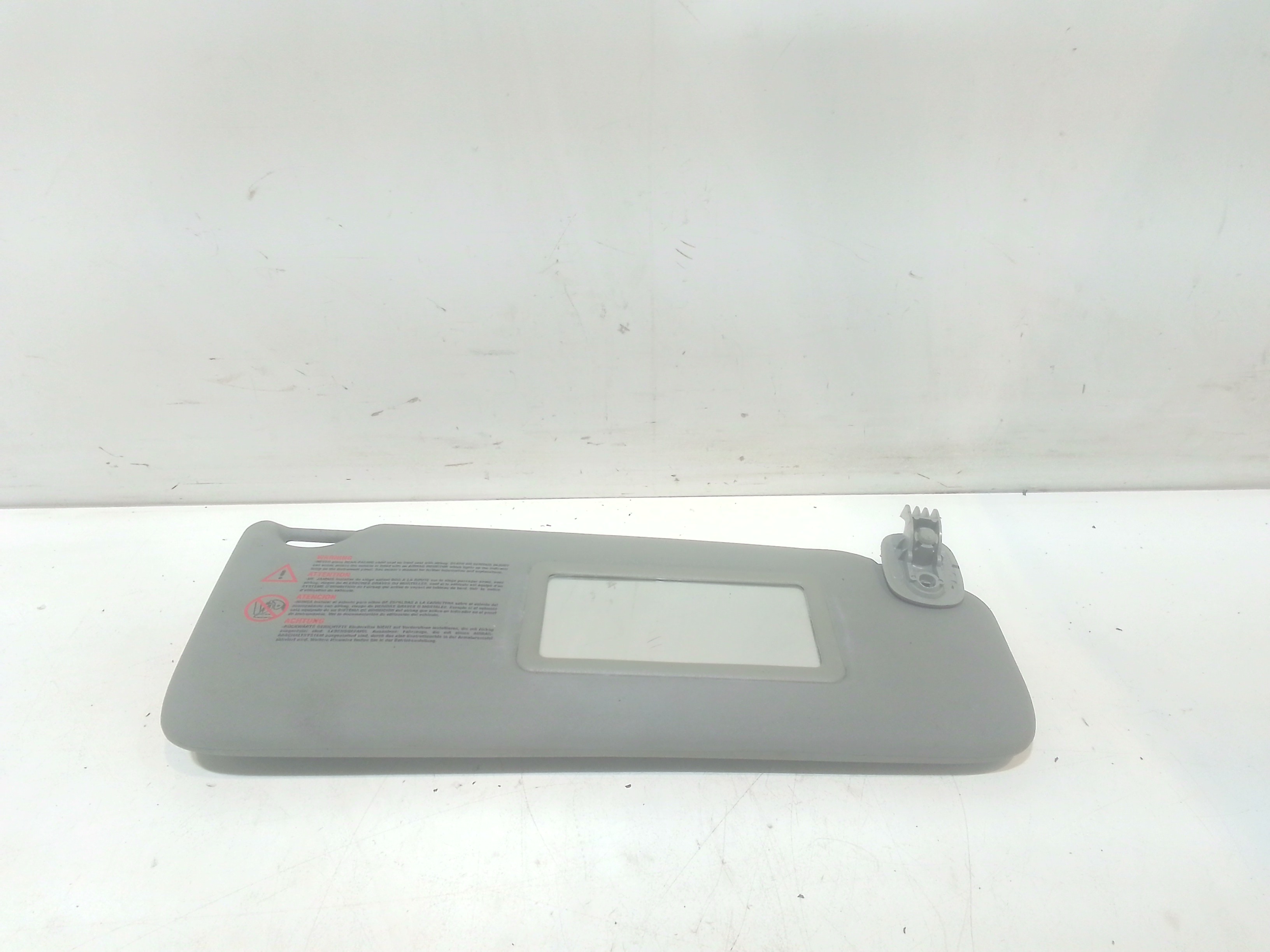 Aletta Parasole Parabrezza Destro 8200294229 Usato