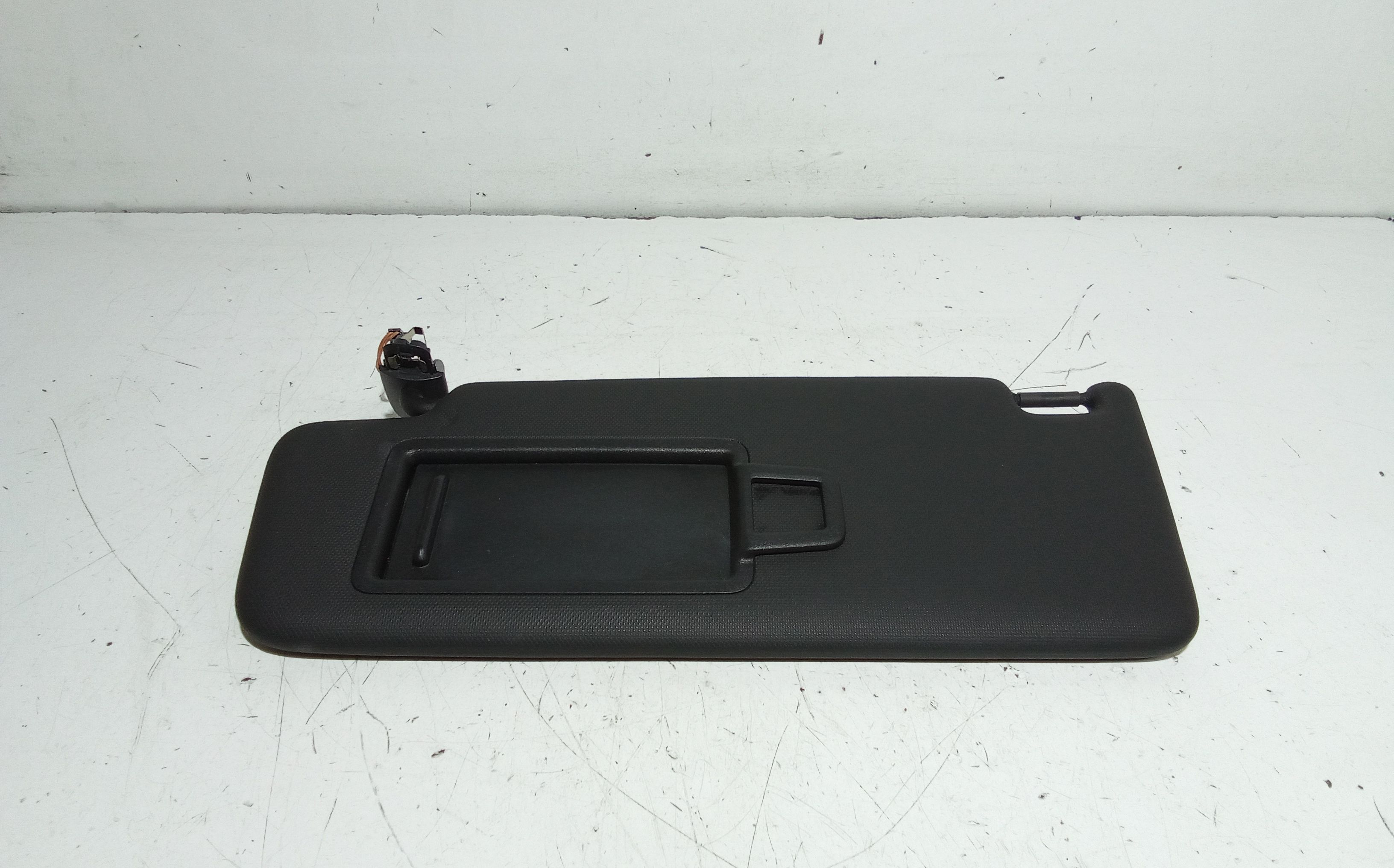 Aletta Parasole Parabrezza Sinistro 8V5857551P7C0 Usato