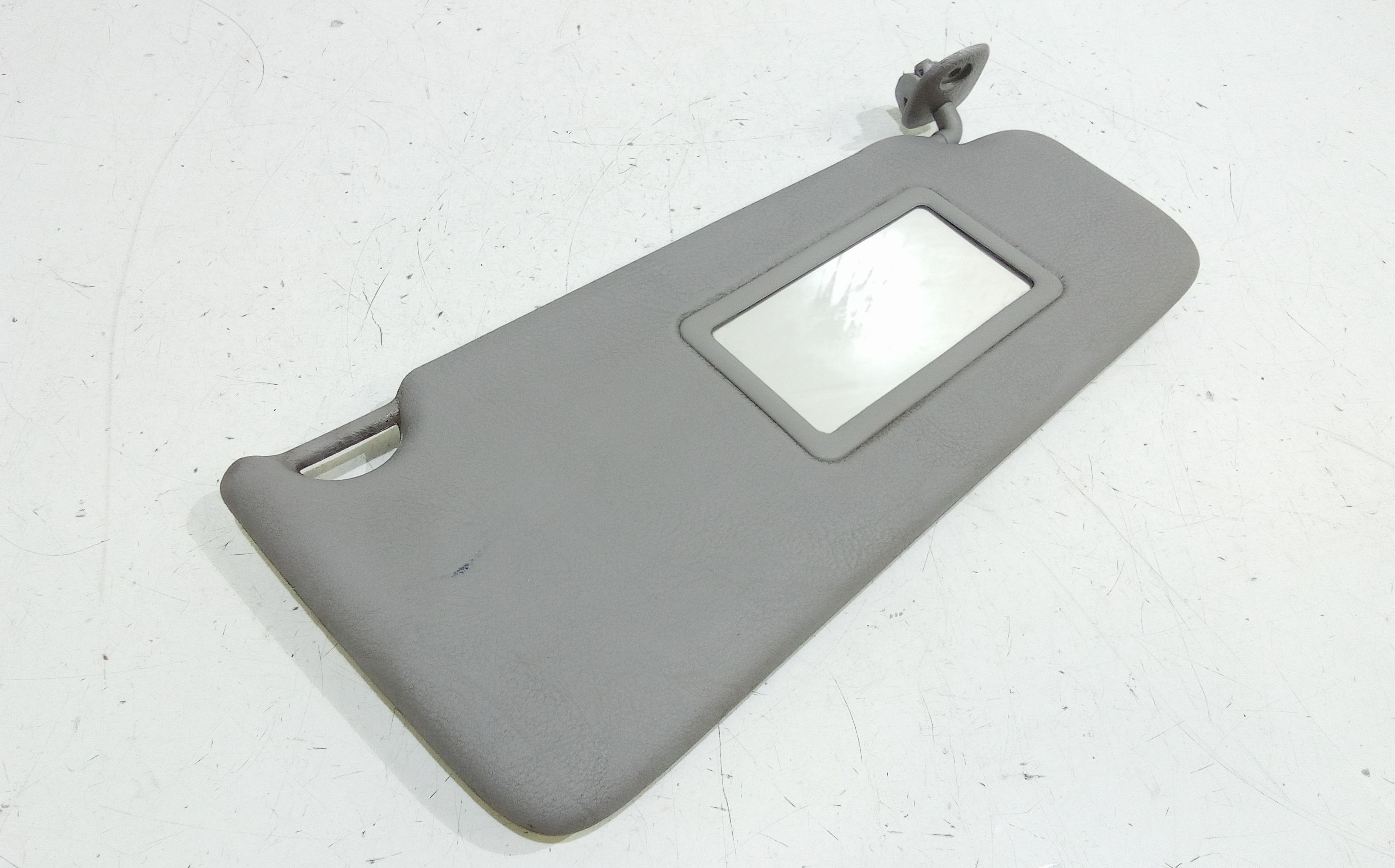 Aletta Parasole Parabrezza Destro 8200240038 Usato