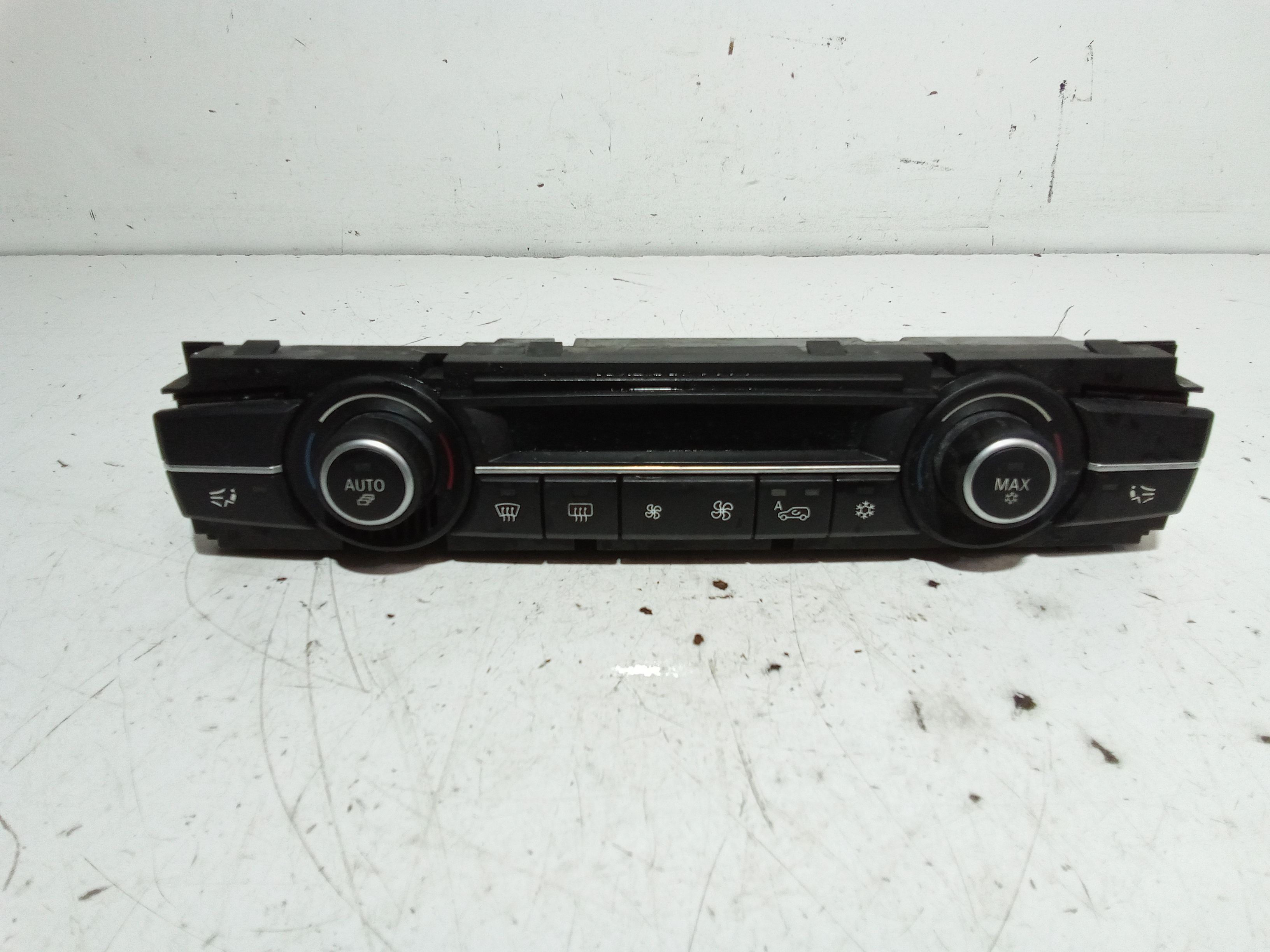 Blocco Comando Climatizzazione 64119140706 Usato