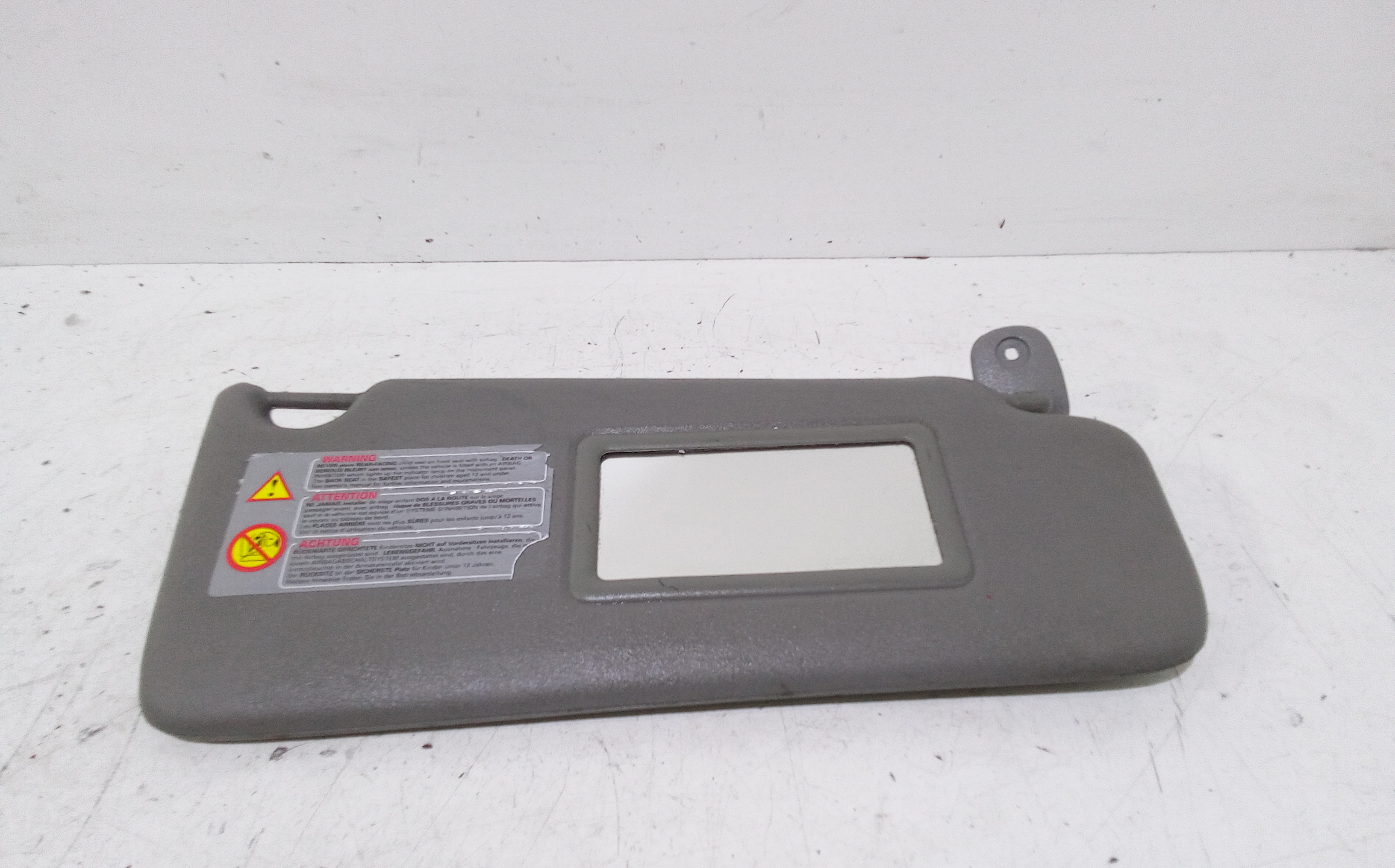 Aletta Parasole Parabrezza Destro 8200240038 Usato