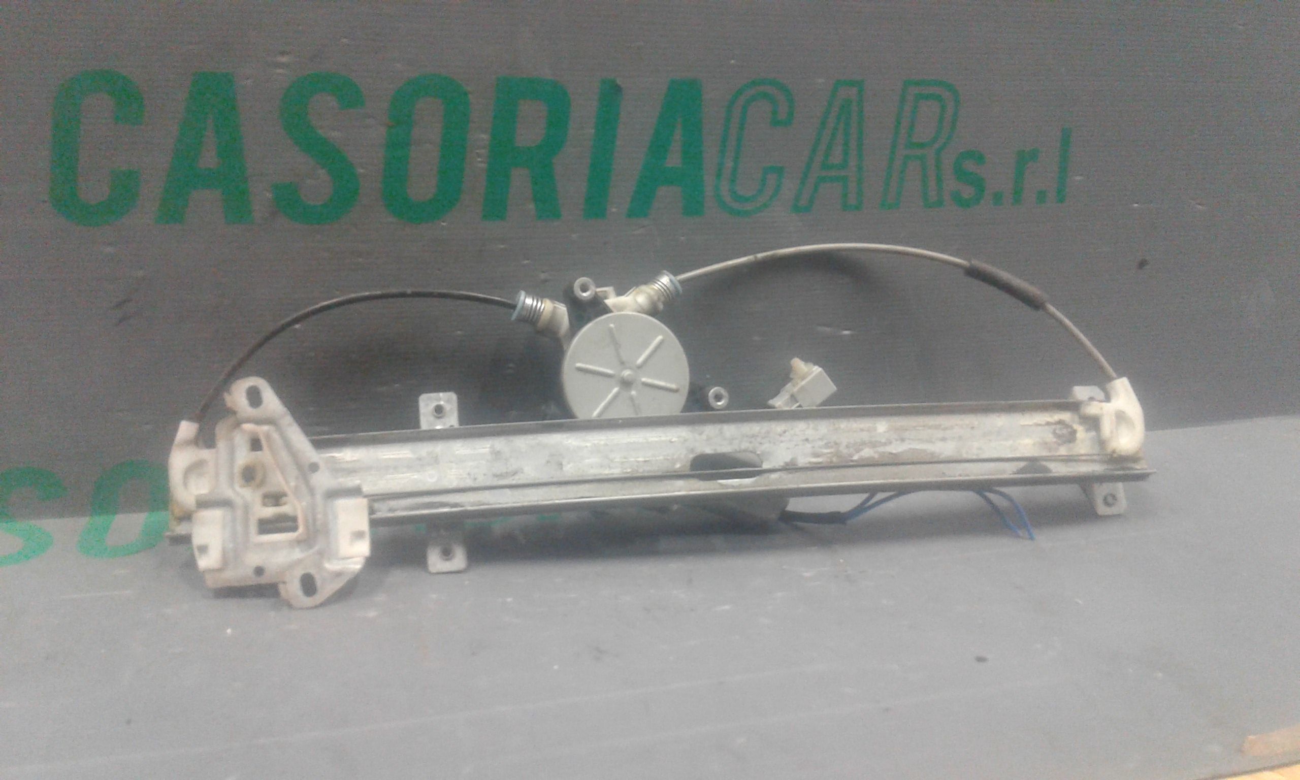 Alzacristallo Porta Ant. Sinistro 824011C000 Usato