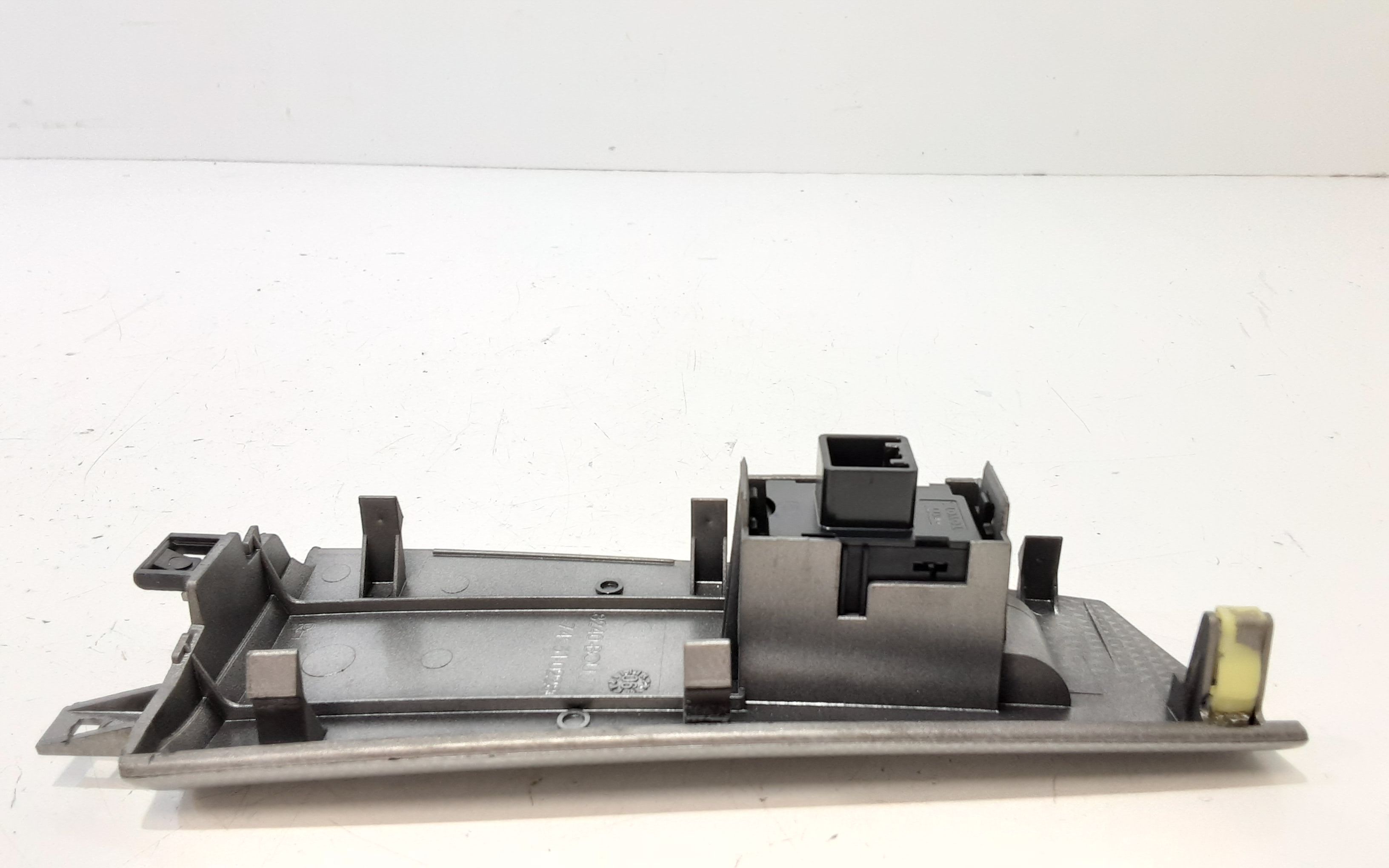 Interruttore Alzacristalli Porta Ant. Destro Usato