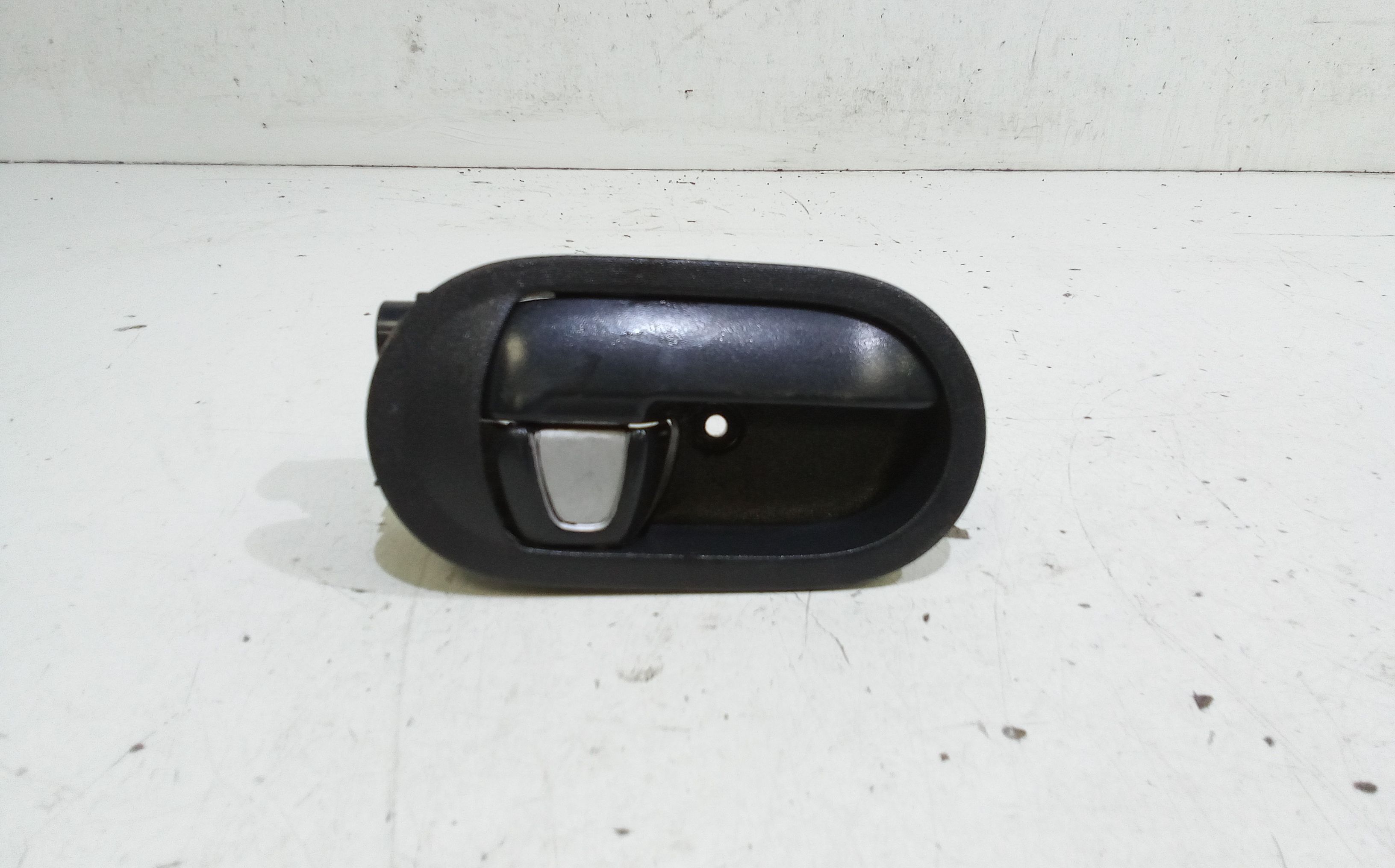 Maniglia Int. Apertura Porta Ant. Destro Usato