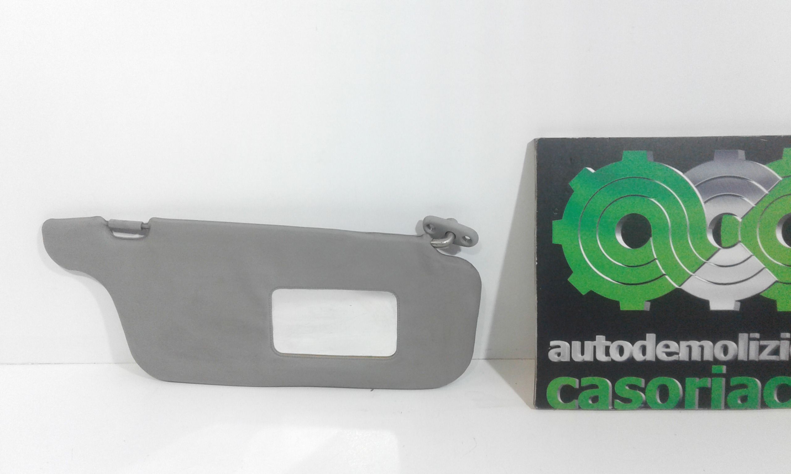 Aletta Parasole Parabrezza Destro 8520206000OBAS Usato