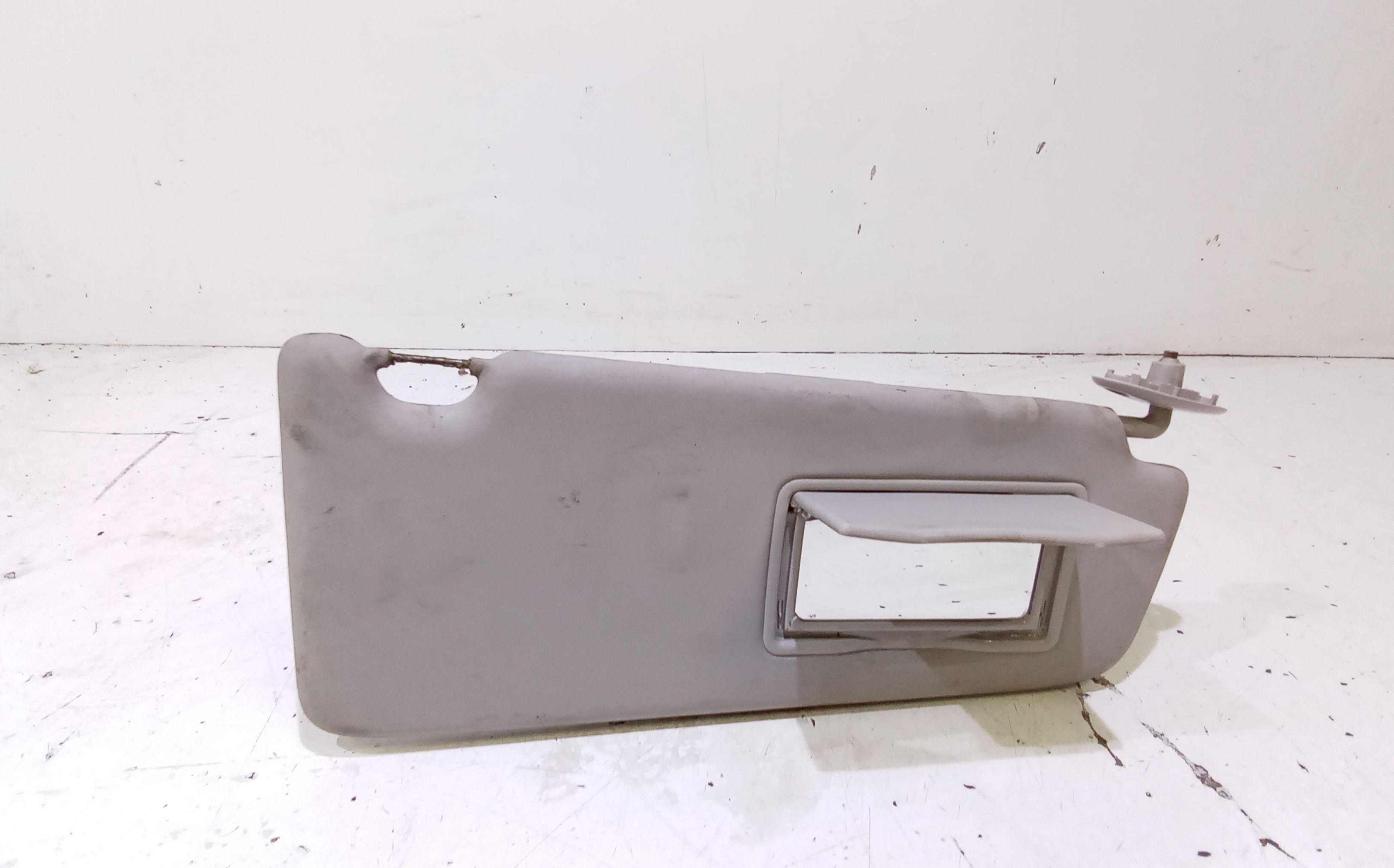 Aletta Parasole Parabrezza Sinistro 1599321 Usato